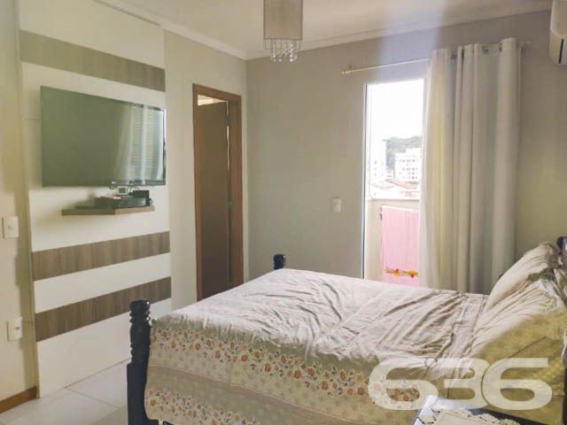 Apartamento à venda no Costa e Silva, Joinville/SC – Amplo, mobiliado e pronto para morar!
Para você que busca conforto, praticidade e excelente localização, este apartamento no bairro Costa e Silva é uma verdadeira oportunidade! Com 98,32m² de área, este imóvel oferece uma planta inteligente e bem distribuída, ideal para quem deseja morar com qualidade ou investir com segurança.
Na área social, destaque para a ampla sacada com churrasqueira a carvão – perfeita para reunir amigos e família – além de uma cozinha planejada funcional e bem equipada. A área de serviço é separada e conta com ventilação natural.
O imóvel está próximo de shoppings, escolas, hospitais, transporte público e de todos os serviços essenciais, facilitando o dia a dia de sua família.
Agende uma visita com a 636 Negócios Imobiliários e surpreenda-se com este excelente custo-benefício. São mais de 30 anos de experiência construindo confiança no mercado imobiliário.
636 NEGÓCIOS IMOBILIÁRIOS: A SUA MELHOR ESCOLHA
Com mais de 30 anos de experiência, a 636 Negócios Imobiliários é sua parceira ideal para encontrar o imóvel perfeito. Estamos prontos para ajudá-lo a fazer deste imóvel o seu novo lar.
Telefone: (47) 3451-0636
WhatsApp: (47) 99190-0636
Não perca esta oportunidade única. Visite nosso site para mais informações: i636.com.br