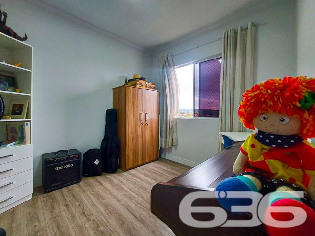 VENDE-SE APARTAMENTO AMPLO COM SUÍTE + 2 DORMITÓRI