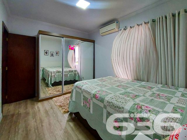 VENDE-SE APARTAMENTO AMPLO COM SUÍTE + 2 DORMITÓRI