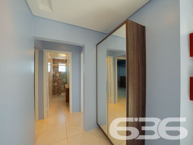 Descubra o seu próximo lar em Joinville, no coração do bairro Guanabara. Este excepcional apartamento, oferece um refinamento sem igual, proporcionando espaço e conforto para toda a família. Com uma garagem coberta e estrategicamente localizado, este imóvel representa uma oportunidade única para quem busca qualidade de vida e valorização imobiliária.

Este magnífico apartamento possui uma área construída, com uma arquitetura que aproveita cada metro quadrado para garantir um espaço amplo e funcional. Composto por 2 dormitórios sendo uma suíte, o imóvel destaca-se pelos acabamentos de primeira linha e pelos móveis planejados, desenhados por arquiteto, que agregam elegância e praticidade ao ambiente.

A sala de estar e jantar é um convite ao bem-estar, com uma iluminação natural intensa que realça as cores suaves das paredes e o design moderno dos móveis. A cozinha, integrada à copa, é um verdadeiro destaque com armários sob medida, bancadas em granito e modernos equipamentos que atendem todas as necessidades culinárias. Além disso, a sacada com churrasqueira é o espaço ideal para momentos de lazer e descontração, oferecendo uma vista encantadora do bairro.

Cada detalhe deste apartamento foi pensado para garantir o máximo de conforto e funcionalidade, incluindo a presença de uma garagem coberta, acesso à internet de alta velocidade e a permissão para animais de estimação, garantindo que toda a família possa desfrutar deste belo espaço.

Situado em uma rua pavimentada e tranquila, cercado por residências de alto padrão, o imóvel está a poucos passos de importantes vias de acesso, escolas, hospitais, centros de compras e muito mais. 

Este apartamento não é apenas um lugar para morar, é um investimento em uma vida de qualidade e conforto. Convidamos você a conhecer e se apaixonar por este imóvel excepcional em Joinville, um local pronto para ser o seu novo lar. Venha viver essa experiência com a 636 Negócios Imobiliários, onde grandes pessoas constroem grandes sonhos. Venha para a 636!
 
636 NEGÓCIOS IMOBILIÁRIOS: A SUA MELHOR ESCOLHA
Com mais de 30 anos de experiência, a 636 Negócios Imobiliários é sua parceira ideal para encontrar o imóvel perfeito. Estamos prontos para ajudá-lo a fazer deste imóvel o seu novo lar.
 
Telefone: (47) 3451-0636
WhatsApp: (47) 99190-0636
 
Não perca esta oportunidade única. Visite nosso site para mais informações: i636.com.br