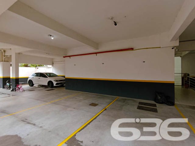 Apartamento à venda no bairro Atiradores, Joinville/SC – Conforto e localização privilegiada!
Apresentamos este incrível apartamento localizado no bairro Atiradores, uma das regiões mais nobres e desejadas de Joinville. O imóvel combina conforto, funcionalidade e elegância, sendo perfeito para quem busca morar bem com segurança e praticidade.
Com uma área total de 107m², o apartamento oferece:
1 dormitório, 1 suíte espaçosa e iluminada.
2 banheiros modernos com acabamentos de excelente qualidade.
Sala de estar e jantar integradas, proporcionando um ambiente amplo e aconchegante, perfeito para receber visitas.
Cozinha planejada com móveis embutidos, funcional e com ótima iluminação natural.
Sacada com churrasqueira, o local perfeito para momentos de descontração.
Área de serviço separada, prática e bem ventilada.
Além disso, o apartamento já vem equipado com condicionadores de ar, móveis sob medida e armários planejados, o que garante uma mudança rápida e sem complicações.
Destaques do imóvel:
✔ Imóvel seguro: portão eletrônico, interfone e cerca elétrica.
✔ Localizado em rua pavimentada, próximo a shoppings, escolas, hospitais e serviços essenciais.
✔ Ambiente pet-friendly: perfeito para quem tem animais de estimação.
Sobre a localização:
O bairro Atiradores é um dos mais valorizados de Joinville. Oferece fácil acesso a vias principais, transporte público e uma infraestrutura completa para o dia a dia, unindo qualidade de vida com conveniência.
Este é mais do que um apartamento, é a oportunidade de viver em um espaço que une sofisticação, conforto e uma localização privilegiada.
Agende sua visita agora mesmo e descubra como este imóvel pode ser o lar ideal para você e sua família. Entre em contato com a 636 Negócios Imobiliários e faça desse sonho uma realidade!
636 NEGÓCIOS IMOBILIÁRIOS: A SUA MELHOR ESCOLHA
Com mais de 30 anos de experiência, a 636 Negócios Imobiliários é sua parceira ideal para encontrar o imóvel perfeito. Estamos prontos para ajudá-lo a fazer deste imóvel o seu novo lar.
Telefone: (47) 3451-0636
WhatsApp: (47) 99190-0636
Não perca esta oportunidade única. Visite nosso site para mais informações: i636.com.br