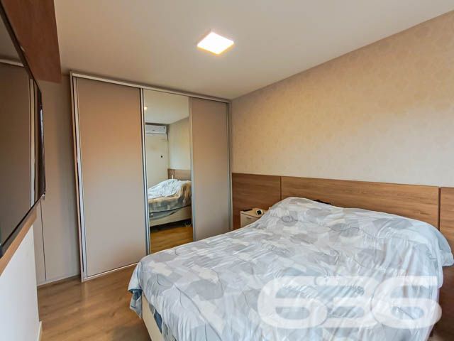 Apartamento à venda no bairro Atiradores, Joinville/SC – Conforto e localização privilegiada!
Apresentamos este incrível apartamento localizado no bairro Atiradores, uma das regiões mais nobres e desejadas de Joinville. O imóvel combina conforto, funcionalidade e elegância, sendo perfeito para quem busca morar bem com segurança e praticidade.
Com uma área total de 107m², o apartamento oferece:
1 dormitório, 1 suíte espaçosa e iluminada.
2 banheiros modernos com acabamentos de excelente qualidade.
Sala de estar e jantar integradas, proporcionando um ambiente amplo e aconchegante, perfeito para receber visitas.
Cozinha planejada com móveis embutidos, funcional e com ótima iluminação natural.
Sacada com churrasqueira, o local perfeito para momentos de descontração.
Área de serviço separada, prática e bem ventilada.
Além disso, o apartamento já vem equipado com condicionadores de ar, móveis sob medida e armários planejados, o que garante uma mudança rápida e sem complicações.
Destaques do imóvel:
✔ Imóvel seguro: portão eletrônico, interfone e cerca elétrica.
✔ Localizado em rua pavimentada, próximo a shoppings, escolas, hospitais e serviços essenciais.
✔ Ambiente pet-friendly: perfeito para quem tem animais de estimação.
Sobre a localização:
O bairro Atiradores é um dos mais valorizados de Joinville. Oferece fácil acesso a vias principais, transporte público e uma infraestrutura completa para o dia a dia, unindo qualidade de vida com conveniência.
Este é mais do que um apartamento, é a oportunidade de viver em um espaço que une sofisticação, conforto e uma localização privilegiada.
Agende sua visita agora mesmo e descubra como este imóvel pode ser o lar ideal para você e sua família. Entre em contato com a 636 Negócios Imobiliários e faça desse sonho uma realidade!
636 NEGÓCIOS IMOBILIÁRIOS: A SUA MELHOR ESCOLHA
Com mais de 30 anos de experiência, a 636 Negócios Imobiliários é sua parceira ideal para encontrar o imóvel perfeito. Estamos prontos para ajudá-lo a fazer deste imóvel o seu novo lar.
Telefone: (47) 3451-0636
WhatsApp: (47) 99190-0636
Não perca esta oportunidade única. Visite nosso site para mais informações: i636.com.br