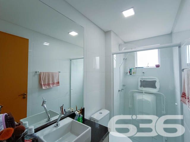 Apartamento à venda no bairro Atiradores, Joinville/SC – Conforto e localização privilegiada!
Apresentamos este incrível apartamento localizado no bairro Atiradores, uma das regiões mais nobres e desejadas de Joinville. O imóvel combina conforto, funcionalidade e elegância, sendo perfeito para quem busca morar bem com segurança e praticidade.
Com uma área total de 107m², o apartamento oferece:
1 dormitório, 1 suíte espaçosa e iluminada.
2 banheiros modernos com acabamentos de excelente qualidade.
Sala de estar e jantar integradas, proporcionando um ambiente amplo e aconchegante, perfeito para receber visitas.
Cozinha planejada com móveis embutidos, funcional e com ótima iluminação natural.
Sacada com churrasqueira, o local perfeito para momentos de descontração.
Área de serviço separada, prática e bem ventilada.
Além disso, o apartamento já vem equipado com condicionadores de ar, móveis sob medida e armários planejados, o que garante uma mudança rápida e sem complicações.
Destaques do imóvel:
✔ Imóvel seguro: portão eletrônico, interfone e cerca elétrica.
✔ Localizado em rua pavimentada, próximo a shoppings, escolas, hospitais e serviços essenciais.
✔ Ambiente pet-friendly: perfeito para quem tem animais de estimação.
Sobre a localização:
O bairro Atiradores é um dos mais valorizados de Joinville. Oferece fácil acesso a vias principais, transporte público e uma infraestrutura completa para o dia a dia, unindo qualidade de vida com conveniência.
Este é mais do que um apartamento, é a oportunidade de viver em um espaço que une sofisticação, conforto e uma localização privilegiada.
Agende sua visita agora mesmo e descubra como este imóvel pode ser o lar ideal para você e sua família. Entre em contato com a 636 Negócios Imobiliários e faça desse sonho uma realidade!
636 NEGÓCIOS IMOBILIÁRIOS: A SUA MELHOR ESCOLHA
Com mais de 30 anos de experiência, a 636 Negócios Imobiliários é sua parceira ideal para encontrar o imóvel perfeito. Estamos prontos para ajudá-lo a fazer deste imóvel o seu novo lar.
Telefone: (47) 3451-0636
WhatsApp: (47) 99190-0636
Não perca esta oportunidade única. Visite nosso site para mais informações: i636.com.br