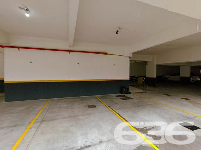 Apartamento à venda no bairro Atiradores, Joinville/SC – Conforto e localização privilegiada!
Apresentamos este incrível apartamento localizado no bairro Atiradores, uma das regiões mais nobres e desejadas de Joinville. O imóvel combina conforto, funcionalidade e elegância, sendo perfeito para quem busca morar bem com segurança e praticidade.
Com uma área total de 107m², o apartamento oferece:
1 dormitório, 1 suíte espaçosa e iluminada.
2 banheiros modernos com acabamentos de excelente qualidade.
Sala de estar e jantar integradas, proporcionando um ambiente amplo e aconchegante, perfeito para receber visitas.
Cozinha planejada com móveis embutidos, funcional e com ótima iluminação natural.
Sacada com churrasqueira, o local perfeito para momentos de descontração.
Área de serviço separada, prática e bem ventilada.
Além disso, o apartamento já vem equipado com condicionadores de ar, móveis sob medida e armários planejados, o que garante uma mudança rápida e sem complicações.
Destaques do imóvel:
✔ Imóvel seguro: portão eletrônico, interfone e cerca elétrica.
✔ Localizado em rua pavimentada, próximo a shoppings, escolas, hospitais e serviços essenciais.
✔ Ambiente pet-friendly: perfeito para quem tem animais de estimação.
Sobre a localização:
O bairro Atiradores é um dos mais valorizados de Joinville. Oferece fácil acesso a vias principais, transporte público e uma infraestrutura completa para o dia a dia, unindo qualidade de vida com conveniência.
Este é mais do que um apartamento, é a oportunidade de viver em um espaço que une sofisticação, conforto e uma localização privilegiada.
Agende sua visita agora mesmo e descubra como este imóvel pode ser o lar ideal para você e sua família. Entre em contato com a 636 Negócios Imobiliários e faça desse sonho uma realidade!
636 NEGÓCIOS IMOBILIÁRIOS: A SUA MELHOR ESCOLHA
Com mais de 30 anos de experiência, a 636 Negócios Imobiliários é sua parceira ideal para encontrar o imóvel perfeito. Estamos prontos para ajudá-lo a fazer deste imóvel o seu novo lar.
Telefone: (47) 3451-0636
WhatsApp: (47) 99190-0636
Não perca esta oportunidade única. Visite nosso site para mais informações: i636.com.br