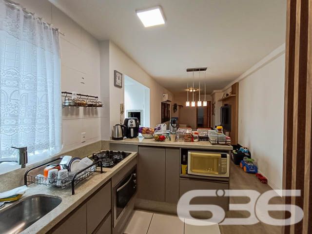 Apartamento à venda no bairro Atiradores, Joinville/SC – Conforto e localização privilegiada!
Apresentamos este incrível apartamento localizado no bairro Atiradores, uma das regiões mais nobres e desejadas de Joinville. O imóvel combina conforto, funcionalidade e elegância, sendo perfeito para quem busca morar bem com segurança e praticidade.
Com uma área total de 107m², o apartamento oferece:
1 dormitório, 1 suíte espaçosa e iluminada.
2 banheiros modernos com acabamentos de excelente qualidade.
Sala de estar e jantar integradas, proporcionando um ambiente amplo e aconchegante, perfeito para receber visitas.
Cozinha planejada com móveis embutidos, funcional e com ótima iluminação natural.
Sacada com churrasqueira, o local perfeito para momentos de descontração.
Área de serviço separada, prática e bem ventilada.
Além disso, o apartamento já vem equipado com condicionadores de ar, móveis sob medida e armários planejados, o que garante uma mudança rápida e sem complicações.
Destaques do imóvel:
✔ Imóvel seguro: portão eletrônico, interfone e cerca elétrica.
✔ Localizado em rua pavimentada, próximo a shoppings, escolas, hospitais e serviços essenciais.
✔ Ambiente pet-friendly: perfeito para quem tem animais de estimação.
Sobre a localização:
O bairro Atiradores é um dos mais valorizados de Joinville. Oferece fácil acesso a vias principais, transporte público e uma infraestrutura completa para o dia a dia, unindo qualidade de vida com conveniência.
Este é mais do que um apartamento, é a oportunidade de viver em um espaço que une sofisticação, conforto e uma localização privilegiada.
Agende sua visita agora mesmo e descubra como este imóvel pode ser o lar ideal para você e sua família. Entre em contato com a 636 Negócios Imobiliários e faça desse sonho uma realidade!
636 NEGÓCIOS IMOBILIÁRIOS: A SUA MELHOR ESCOLHA
Com mais de 30 anos de experiência, a 636 Negócios Imobiliários é sua parceira ideal para encontrar o imóvel perfeito. Estamos prontos para ajudá-lo a fazer deste imóvel o seu novo lar.
Telefone: (47) 3451-0636
WhatsApp: (47) 99190-0636
Não perca esta oportunidade única. Visite nosso site para mais informações: i636.com.br