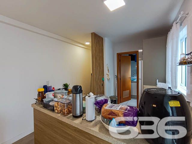 Apartamento à venda no bairro Atiradores, Joinville/SC – Conforto e localização privilegiada!
Apresentamos este incrível apartamento localizado no bairro Atiradores, uma das regiões mais nobres e desejadas de Joinville. O imóvel combina conforto, funcionalidade e elegância, sendo perfeito para quem busca morar bem com segurança e praticidade.
Com uma área total de 107m², o apartamento oferece:
1 dormitório, 1 suíte espaçosa e iluminada.
2 banheiros modernos com acabamentos de excelente qualidade.
Sala de estar e jantar integradas, proporcionando um ambiente amplo e aconchegante, perfeito para receber visitas.
Cozinha planejada com móveis embutidos, funcional e com ótima iluminação natural.
Sacada com churrasqueira, o local perfeito para momentos de descontração.
Área de serviço separada, prática e bem ventilada.
Além disso, o apartamento já vem equipado com condicionadores de ar, móveis sob medida e armários planejados, o que garante uma mudança rápida e sem complicações.
Destaques do imóvel:
✔ Imóvel seguro: portão eletrônico, interfone e cerca elétrica.
✔ Localizado em rua pavimentada, próximo a shoppings, escolas, hospitais e serviços essenciais.
✔ Ambiente pet-friendly: perfeito para quem tem animais de estimação.
Sobre a localização:
O bairro Atiradores é um dos mais valorizados de Joinville. Oferece fácil acesso a vias principais, transporte público e uma infraestrutura completa para o dia a dia, unindo qualidade de vida com conveniência.
Este é mais do que um apartamento, é a oportunidade de viver em um espaço que une sofisticação, conforto e uma localização privilegiada.
Agende sua visita agora mesmo e descubra como este imóvel pode ser o lar ideal para você e sua família. Entre em contato com a 636 Negócios Imobiliários e faça desse sonho uma realidade!
636 NEGÓCIOS IMOBILIÁRIOS: A SUA MELHOR ESCOLHA
Com mais de 30 anos de experiência, a 636 Negócios Imobiliários é sua parceira ideal para encontrar o imóvel perfeito. Estamos prontos para ajudá-lo a fazer deste imóvel o seu novo lar.
Telefone: (47) 3451-0636
WhatsApp: (47) 99190-0636
Não perca esta oportunidade única. Visite nosso site para mais informações: i636.com.br