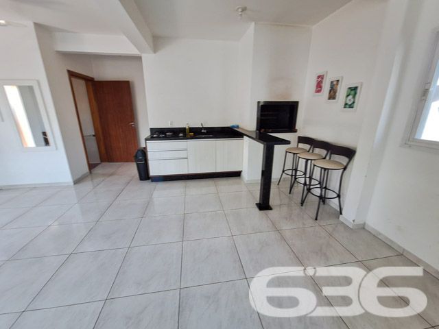 Descubra seu novo lar em Joinville, neste charmoso apartamento de 91,23 m², localizado no acolhedor bairro Floresta. Este imóvel está pronto para ser personalizado ao seu gosto e se transformar no cenário dos seus novos começos.
Este apartamento está situado em um terreno de 571,36 m², com uma localização estratégica próxima a escolas, hospitais e várias opções de transporte público, garantindo conveniência e acesso facilitado às necessidades do dia a dia. Além de sua rua pavimentada, o imóvel beneficia de uma topografia plana, ideal para aqueles que valorizam praticidade e conforto.
O interior do apartamento é convidativo, com dois dormitórios espaçosos e bem iluminados, garantindo o conforto necessário para uma boa noite de sono. A sala de estar é ampla e recebe boa quantidade de luz natural, oferecendo um ambiente perfeito para relaxar e entreter visitas. A cozinha é integrada à sala de jantar, criando um espaço funcional e acolhedor para refeições em família. Destaca-se também a sacada com churrasqueira, perfeita para confraternizações ou um tranquilo café da manhã ao ar livre.
A área de serviço é prática e bem organizada, otimizando suas tarefas diárias. O apartamento inclui ainda uma garagem coberta, proporcionando segurança e conveniência para o seu veículo.
Com todas estas características, este apartamento não é apenas uma moradia, mas um investimento em qualidade de vida. Ele reflete a dedicação e o cuidado que a 636 Negócios Imobiliários emprega em cada detalhe, assegurando que cada cliente encontre não só uma casa, mas um verdadeiro lar.
Invista no seu futuro, escolha um imóvel que oferece mais do que um espaço para viver, oferece um ambiente para prosperar. Agende uma visita e venha conhecer seu novo endereço no coração de Joinville. Este é o momento perfeito para você dar o próximo passo em direção ao lar dos seus sonhos.
636 NEGÓCIOS IMOBILIÁRIOS: A SUA MELHOR ESCOLHA
Com mais de 30 anos de experiência, a 636 Negócios Imobiliários é sua parceira ideal para encontrar o imóvel perfeito. Estamos prontos para ajudá-lo a fazer deste imóvel o seu novo lar.
Telefone: (47) 3451-0636
WhatsApp: (47) 99190-0636
Não perca esta oportunidade única. Visite nosso site para mais informações: i636.com.br