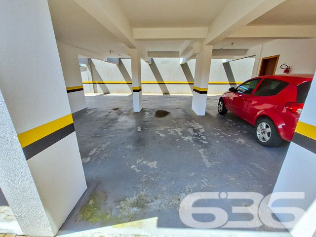 Descubra seu novo lar em Joinville, neste charmoso apartamento de 91,23 m², localizado no acolhedor bairro Floresta. Este imóvel está pronto para ser personalizado ao seu gosto e se transformar no cenário dos seus novos começos.
Este apartamento está situado em um terreno de 571,36 m², com uma localização estratégica próxima a escolas, hospitais e várias opções de transporte público, garantindo conveniência e acesso facilitado às necessidades do dia a dia. Além de sua rua pavimentada, o imóvel beneficia de uma topografia plana, ideal para aqueles que valorizam praticidade e conforto.
O interior do apartamento é convidativo, com dois dormitórios espaçosos e bem iluminados, garantindo o conforto necessário para uma boa noite de sono. A sala de estar é ampla e recebe boa quantidade de luz natural, oferecendo um ambiente perfeito para relaxar e entreter visitas. A cozinha é integrada à sala de jantar, criando um espaço funcional e acolhedor para refeições em família. Destaca-se também a sacada com churrasqueira, perfeita para confraternizações ou um tranquilo café da manhã ao ar livre.
A área de serviço é prática e bem organizada, otimizando suas tarefas diárias. O apartamento inclui ainda uma garagem coberta, proporcionando segurança e conveniência para o seu veículo.
Com todas estas características, este apartamento não é apenas uma moradia, mas um investimento em qualidade de vida. Ele reflete a dedicação e o cuidado que a 636 Negócios Imobiliários emprega em cada detalhe, assegurando que cada cliente encontre não só uma casa, mas um verdadeiro lar.
Invista no seu futuro, escolha um imóvel que oferece mais do que um espaço para viver, oferece um ambiente para prosperar. Agende uma visita e venha conhecer seu novo endereço no coração de Joinville. Este é o momento perfeito para você dar o próximo passo em direção ao lar dos seus sonhos.
636 NEGÓCIOS IMOBILIÁRIOS: A SUA MELHOR ESCOLHA
Com mais de 30 anos de experiência, a 636 Negócios Imobiliários é sua parceira ideal para encontrar o imóvel perfeito. Estamos prontos para ajudá-lo a fazer deste imóvel o seu novo lar.
Telefone: (47) 3451-0636
WhatsApp: (47) 99190-0636
Não perca esta oportunidade única. Visite nosso site para mais informações: i636.com.br