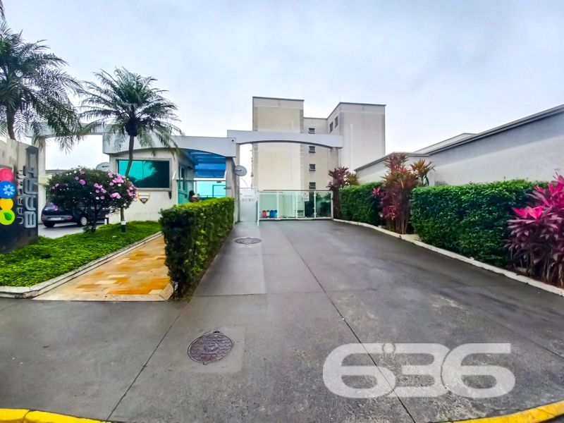 Bem-vindo ao lar dos seus sonhos! Este apartamento de 2 dormitórios é a escolha perfeita para quem busca conforto, segurança e praticidade, sem abrir mão do melhor custo-benefício.
O apartamento oferece uma área de 51,54 m², pensada para otimizar cada centímetro com inteligência e estilo. Ao entrar, você será recebido por uma sala de estar e jantar integradas, proporcionando um ambiente aconchegante para reunir família e amigos. Cozinha prática, perfeita para experimentar novas receitas, e com área de serviço integrada.
Desfrute das inúmeras vantagens de morar em um condomínio que prioriza seu bem-estar. Com garagem, portão eletrônico e monitoramento privado, sua segurança é nossa prioridade. Aproveite momentos de lazer no charmoso jardim e na área de festas equipada com churrasqueira – ideais para pequenas comemorações ou relaxar em boa companhia. E mais, seu pet é bem-vindo!
Com ruas pavimentadas, o condomínio está a apenas 10 minutos do centro de Joinville. Você terá fácil acesso a uma vasta gama de serviços essenciais como Supermercado, diversas escolas, padarias, mercados e farmácias. Além disso, a conexão com a internet por fibra garante que você esteja sempre conectado, seja para trabalhar remotamente ou para lazer.
636 NEGÓCIOS IMOBILIÁRIOS: A SUA MELHOR ESCOLHA
Com mais de 30 anos de experiência, a 636 Negócios Imobiliários é sua parceira ideal para encontrar o imóvel perfeito. Estamos prontos para ajudá-lo a fazer deste imóvel o seu novo lar.
Telefone: (47) 3451-0636
WhatsApp: (47) 99190-0636
Não perca esta oportunidade única. Visite nosso site para mais informações: i636.com.br