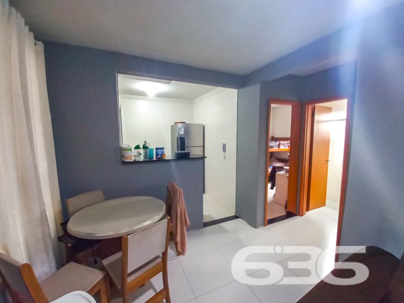 Bem-vindo ao lar dos seus sonhos! Este apartamento de 2 dormitórios é a escolha perfeita para quem busca conforto, segurança e praticidade, sem abrir mão do melhor custo-benefício.
O apartamento oferece uma área de 51,54 m², pensada para otimizar cada centímetro com inteligência e estilo. Ao entrar, você será recebido por uma sala de estar e jantar integradas, proporcionando um ambiente aconchegante para reunir família e amigos. Cozinha prática, perfeita para experimentar novas receitas, e com área de serviço integrada.
Desfrute das inúmeras vantagens de morar em um condomínio que prioriza seu bem-estar. Com garagem, portão eletrônico e monitoramento privado, sua segurança é nossa prioridade. Aproveite momentos de lazer no charmoso jardim e na área de festas equipada com churrasqueira – ideais para pequenas comemorações ou relaxar em boa companhia. E mais, seu pet é bem-vindo!
Com ruas pavimentadas, o condomínio está a apenas 10 minutos do centro de Joinville. Você terá fácil acesso a uma vasta gama de serviços essenciais como Supermercado, diversas escolas, padarias, mercados e farmácias. Além disso, a conexão com a internet por fibra garante que você esteja sempre conectado, seja para trabalhar remotamente ou para lazer.
636 NEGÓCIOS IMOBILIÁRIOS: A SUA MELHOR ESCOLHA
Com mais de 30 anos de experiência, a 636 Negócios Imobiliários é sua parceira ideal para encontrar o imóvel perfeito. Estamos prontos para ajudá-lo a fazer deste imóvel o seu novo lar.
Telefone: (47) 3451-0636
WhatsApp: (47) 99190-0636
Não perca esta oportunidade única. Visite nosso site para mais informações: i636.com.br