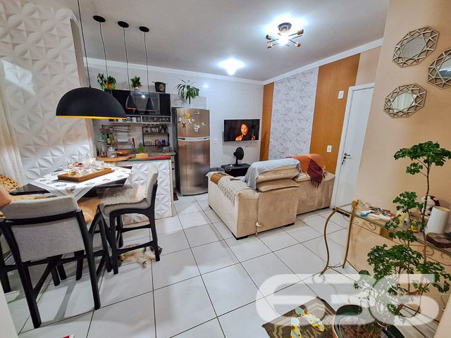 Descubra o conforto e a praticidade neste apartamento impecável no coração do bairro Fátima, em Joinville/SC. Localizado em uma rua tranquila e pavimentada, o imóvel oferece uma infraestrutura moderna e ambientes pensados para aconchego e funcionalidade.

Este apartamento de 70,30m², está estrategicamente posicionado, aproveitando uma orientação sul que permite iluminação natural agradável ao longo do dia. A unidade dispõe de garagem coberta, proporcionando comodidade e segurança para seus veículos.

A área de estar é ampliada por uma sacada charmosa com churrasqueira, perfeita para momentos de lazer e descontração em família ou entre amigos. Além disso, o apartamento conta com dois dormitórios acolhedores, ambos com infraestrutura para instalação de ar-condicionado tipo split, assegurando o conforto térmico em todas as estações.

No âmbito do condomínio, desfrute de um salão de festas e espaço gourmet equipado com churrasqueiras a carvão e lavabos, ideal para celebrar datas especiais sem sair de casa. 

A localização é outro ponto forte, estando próximo a serviços, comércio e áreas de lazer, garantindo que tudo o que você precisa esteja ao alcance em poucos minutos. 

Este apartamento é uma excelente opção para quem busca um lar moderno, seguro e bem localizado em Joinville. Não perca esta oportunidade única de viver com qualidade e conforto. Agende sua visita e venha conhecer seu novo lar no coração de Fátima!
 
636 NEGÓCIOS IMOBILIÁRIOS: A SUA MELHOR ESCOLHA
Com mais de 30 anos de experiência, a 636 Negócios Imobiliários é sua parceira ideal para encontrar o imóvel perfeito. Estamos prontos para ajudá-lo a fazer deste imóvel o seu novo lar.
 
Telefone: (47) 3451-0636
WhatsApp: (47) 99190-0636
 
Não perca esta oportunidade única. Visite nosso site para mais informações: i636.com.br