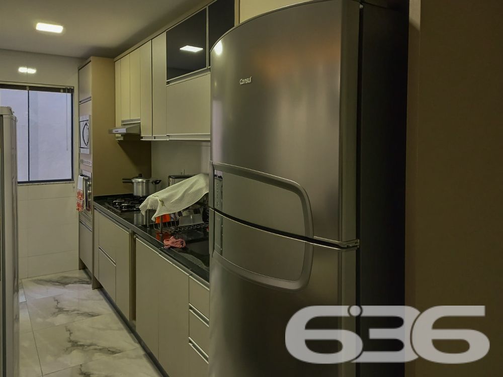 Apartamento localizado no nobre bairro Bom Retiro, em Joinville, SC. Com um acabamento sofisticado e uma atmosfera acolhedora, este lar é a escolha ideal para quem busca qualidade de vida aliada à conveniência – ESTUDA PERMUTA
O apartamento dispõe de uma suíte com closet e um dormitório adicional, proporcionando espaço e privacidade para toda a família. A sala de estar e jantar, integradas com uma copa e cozinha moderna, são perfeitas para quem ama receber. Duas sacadas, uma delas com churrasqueira a carvão, oferecem uma vista relaxante e um espaço ideal para momentos de lazer.
A segurança é prioridade com portão eletrônico, interfone. Além disso, o apartamento conta com uma área de festas na cobertura, perfeita para eventos e comemorações, elevador para facilidade de acesso e uma vaga de garagem.
Localizado próximo a vias de acesso, shopping centers, escolas, hospitais e serviços públicos essenciais, este apartamento é uma excelente escolha para quem busca conveniência sem abrir mão da qualidade de vida.
Convidamos você a visitar e sentir pessoalmente o potencial deste lar excepcional em Joinville. Entre em contato conosco para mais informações e agende sua visita. Este é mais do que um apartamento, é o seu próximo lar.
636 Negócios Imobiliários, mais de 30 anos realizando sonhos com excelência e confiança.
636 NEGÓCIOS IMOBILIÁRIOS: A SUA MELHOR ESCOLHA
Com mais de 30 anos de experiência, a 636 Negócios Imobiliários é sua parceira ideal para encontrar o imóvel perfeito. Estamos prontos para ajudá-lo a fazer deste imóvel o seu novo lar.
Telefone: (47) 3451-0636
WhatsApp: (47) 99190-0636
Não perca esta oportunidade única. Visite nosso site para mais informações: i636.com.br