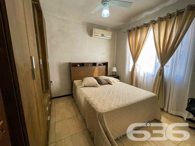 GIARDINO COM 2 QUARTOS NO BAIRRO IRIRIÚ - COM ÁREA DE FESTAS - Estuda permuta

Descubra o conforto e a privacidade neste exclusivo apartamento giardino no bairro Iririú, com 59m² de área privativa e mais 15m² de área de festas com churrasqueira. Com 2 dormitórios, banheiro e sala de estar, este imóvel é praticamente uma casa, oferecendo o melhor dos dois mundos: a segurança de um apartamento e a privacidade de uma casa.

DETALHES QUE FAZEM A DIFERENÇA:
O apartamento conta com 2 dormitórios aconchegantes, ambos equipados com ar condicionado para seu conforto. A cozinha é planejada e vem com móveis sob medida, pronta para você mostrar suas habilidades culinárias. A área de festas com churrasqueira é o espaço perfeito para receber amigos e familiares, garantindo momentos inesquecíveis.

LOCALIZAÇÃO PRIVILEGIADA:
Situado no bairro Iririú, próximo ao Saguaçu, você estará em uma localização estratégica com fácil acesso a serviços e comércios essenciais. O prédio conta com apenas 4 apartamentos, dois por andar, separados por uma escada, garantindo privacidade e tranquilidade.

A CONFIANÇA DE 636 NEGÓCIOS IMOBILIÁRIOS:
Com mais de 30 anos de experiência no mercado imobiliário, a 636 Negócios Imobiliários é sua parceira de confiança para encontrar o imóvel ideal. Entre em contato conosco para agendar sua visita.
Telefone: (47) 3451-0636
WhatsApp: (47) 99190-0636
