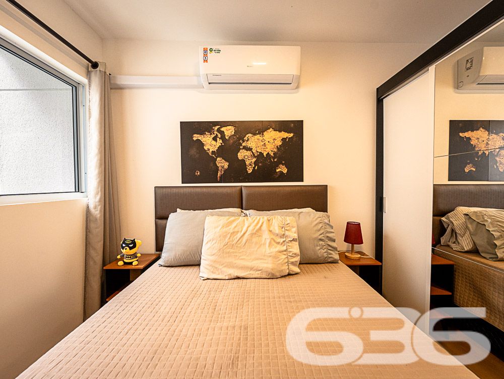 Excelente oportunidade de adquirir um apartamento moderno, situado no desejado bairro Saguaçu, Joinville, SC. Este imóvel é ideal para quem busca conforto, praticidade e uma excelente localização.
Destaques do Imóvel:
Composição: 2 dormitórios, sala de estar e jantar integradas, cozinha planejada, banheiro social, área de serviço e sacada com churrasqueira. A distribuição inteligente dos espaços proporciona um ambiente acolhedor e funcional.
Cozinha Moderna: Cozinha planejada com armários sob medida, integrada com a área de serviço. Ideal para quem valoriza praticidade e estilo.
Sala de Estar: Ampla sala de estar integrada com a sala de jantar, perfeita para momentos de descontração e convívio com a família e amigos. Decoração moderna, com espaço bem aproveitado e iluminação aconchegante.
Dormitórios: Dois dormitórios confortáveis.
Banheiro Social: Banheiro moderno com box de vidro e armário planejado, oferecendo praticidade no dia a dia.
Área de Lazer: O condomínio oferece estrutura de lazer completa com piscina, quiosque, banheiros e churrasqueira, proporcionando momentos de lazer e diversão para toda a família.
Vaga de Garagem: 1 vaga de garagem coberta, oferecendo segurança e comodidade.
Localização Privilegiada: O bairro Saguaçu é conhecido por sua tranquilidade e excelente infraestrutura. Próximo a escolas, supermercados, farmácias e diversas opções de serviços, você terá tudo o que precisa a poucos minutos de casa. A rua é pavimentada e de fácil acesso, facilitando o deslocamento para outras regiões da cidade.
Diferenciais:
Ambientes modernos e bem decorados
Acabamentos de alta qualidade
Projeto arquitetônico que valoriza a funcionalidade e o conforto
Condomínio com estrutura de lazer completa
Não perca a oportunidade de morar em um imóvel que reúne tudo o que você sempre sonhou: localização estratégica, conforto e qualidade de vida. Agende agora mesmo a sua visita e venha se encantar com este apartamento!
636 NEGÓCIOS IMOBILIÁRIOS: A SUA MELHOR ESCOLHA
Com mais de 30 anos de experiência, a 636 Negócios Imobiliários é sua parceira ideal para encontrar o imóvel perfeito. Estamos prontos para ajudá-lo a fazer deste imóvel o seu novo lar.
Telefone: (47) 3451-0636
WhatsApp: (47) 99190-0636
Não perca esta oportunidade única. Visite nosso site para mais informações: i636.com.br