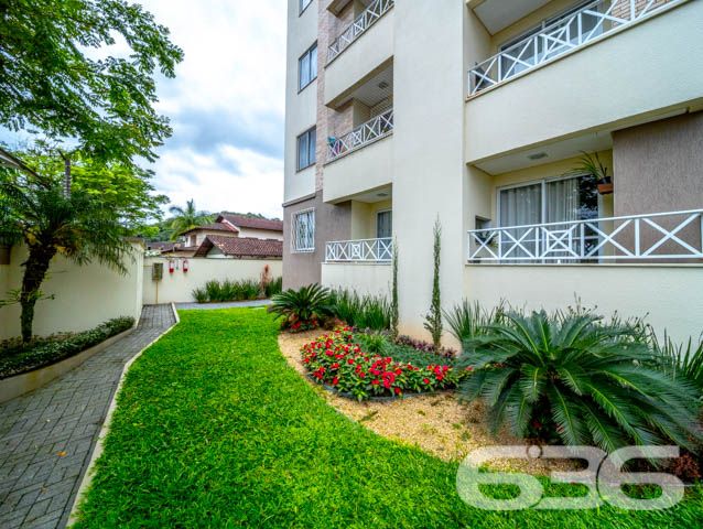 Apartamento no bairro Glória, descubra o equilíbrio perfeito entre conforto e localização no coração de Joinville - ESTUDA PERMUTA
Este encantador apartamento no bairro Glória, com suas características notáveis e infraestrutura completa, é a escolha ideal para quem busca qualidade de vida e praticidade. Com 72,18 m² de área, perfeitamente distribuídos e mobiliados, este imóvel oferece um convite irrecusável para você e sua família. Estuda permuta.
Ao adentrar o apartamento, você será recepcionado por uma sala espaçosa integrada à copa e cozinha, proporcionando um ambiente aberto e acolhedor, ideal para momentos em família ou entre amigos. A cozinha, prática e funcional, vem equipada com móveis planejados de alta qualidade, garantindo beleza e organização. A sala de estar é perfeita para relaxar e desfrutar de seu novo lar.
Este imóvel possui dois dormitórios aconchegantes, cada um com armários embutidos que otimizam o espaço e oferecem conforto e privacidade. A sacada, acessível através de um dos quartos, dispõe de uma churrasqueira ideal para momentos de lazer e confraternização, com vista para a tranquila paisagem do bairro Glória.
Dentre as diversas comodidades, o apartamento inclui uma vaga de garagem, portão eletrônico para sua segurança e facilidade, além de vigilância eletrônica em um bairro seguro e bem localizado, com fácil acesso às principais vias da cidade. A infraestrutura do bairro é completa, incluindo escolas, supermercados, farmácias e restaurantes, tudo para facilitar seu dia a dia.
Em suma, este apartamento não só cumpre todos os requisitos de um lar ideal pela sua localização estratégica e composição detalhada, mas também adiciona uma qualidade de vida inestimável com seu design inteligente e aconchegante. Seja bem-vindo ao seu novo lar no bairro Glória, uma escolha perfeita para quem valoriza conforto, segurança e praticidade. Venha conhecer e se encantar!
636 NEGÓCIOS IMOBILIÁRIOS: A SUA MELHOR ESCOLHA
Com mais de 30 anos de experiência, a 636 Negócios Imobiliários é sua parceira ideal para encontrar o imóvel perfeito. Estamos prontos para ajudá-lo a fazer deste imóvel o seu novo lar.
Telefone: (47) 3451-0636
WhatsApp: (47) 99190-0636
Não perca esta oportunidade única. Visite nosso site para mais informações: i636.com.br