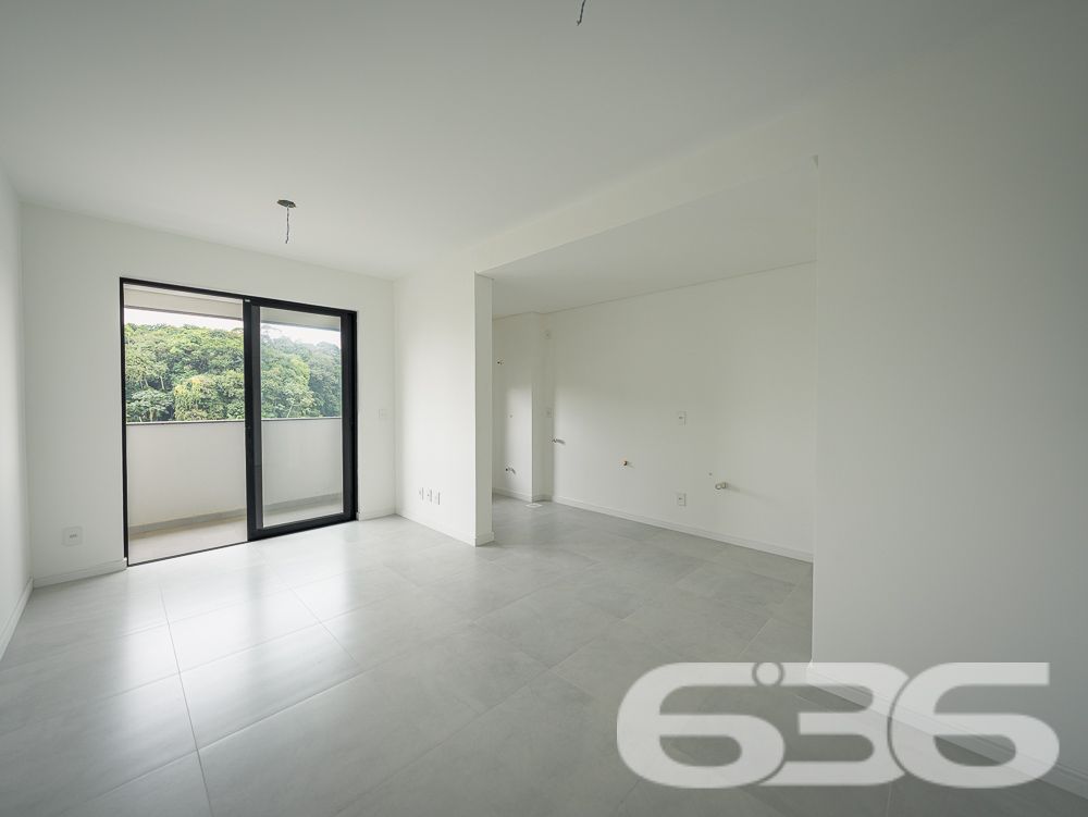 A 636 Negócios Imobiliários orgulhosamente apresenta uma oportunidade única para aqueles que valorizam espaço, conforto e uma localização privilegiada: um esplêndido apartamento no coração de Joinville, bairro Floresta. Este imóvel oferece uma experiência residencial de alta qualidade, projetado para oferecer o máximo de conforto e estilo.
Composição: 1 suíte ampla, 2 banheiros ao total, sala de estar espaçosa integrada com a cozinha moderna, e uma charmosa sacada com churrasqueira.
Garagem: 1 vaga coberta, garantindo segurança e comodidade.
Construção e Acabamento de Alta Qualidade: Piso em porcelanato que oferece um visual clean e sofisticado, amplas janelas que proporcionam excelente iluminação natural e ventilação.
Localização Privilegiada:
Endereço: Floresta, Joinville – SC.
Conveniências: Próximo a escolas, supermercados, bancos, e centros comerciais. Fácil acesso às principais vias da cidade.
Vizinhança: Área tranquila e arborizada, ideal para quem busca tranquilidade sem abrir mão das conveniências urbanas.
Detalhes Adicionais:
Este apartamento é uma verdadeira joia em Joinville, perfeito para quem busca um lar com tranquilidade, segurança e uma vista espetacular. Ideal para famílias ou indivíduos que desejam um espaço que combine estilo de vida moderno com a paz e beleza da natureza.
Convide a luz natural para ser parte do seu dia a dia e transforme este espaço no seu novo lar!
Para mais informações e agendar uma visita, entre em contato conosco. Estamos prontos para ajudá-lo a realizar seu sonho com a excelência e confiança que só a 636 Negócios Imobiliários pode oferecer.
636 NEGÓCIOS IMOBILIÁRIOS: A SUA MELHOR ESCOLHA
Com mais de 30 anos de experiência, a 636 Negócios Imobiliários é sua parceira ideal para encontrar o imóvel perfeito. Estamos prontos para ajudá-lo a fazer deste imóvel o seu novo lar.
Telefone: (47) 3451-0636
WhatsApp: (47) 99190-0636
Não perca esta oportunidade única. Visite nosso site para mais informações: i636.com.br
