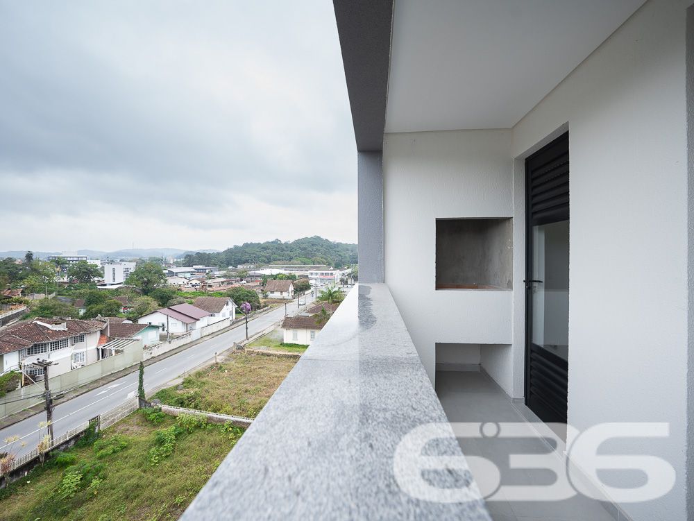 A 636 Negócios Imobiliários orgulhosamente apresenta uma oportunidade única para aqueles que valorizam espaço, conforto e uma localização privilegiada: um esplêndido apartamento no coração de Joinville, bairro Floresta. Este imóvel oferece uma experiência residencial de alta qualidade, projetado para oferecer o máximo de conforto e estilo.
Composição: 1 suíte ampla, 2 banheiros ao total, sala de estar espaçosa integrada com a cozinha moderna, e uma charmosa sacada com churrasqueira.
Garagem: 1 vaga coberta, garantindo segurança e comodidade.
Construção e Acabamento de Alta Qualidade: Piso em porcelanato que oferece um visual clean e sofisticado, amplas janelas que proporcionam excelente iluminação natural e ventilação.
Localização Privilegiada:
Endereço: Floresta, Joinville – SC.
Conveniências: Próximo a escolas, supermercados, bancos, e centros comerciais. Fácil acesso às principais vias da cidade.
Vizinhança: Área tranquila e arborizada, ideal para quem busca tranquilidade sem abrir mão das conveniências urbanas.
Detalhes Adicionais:
Este apartamento é uma verdadeira joia em Joinville, perfeito para quem busca um lar com tranquilidade, segurança e uma vista espetacular. Ideal para famílias ou indivíduos que desejam um espaço que combine estilo de vida moderno com a paz e beleza da natureza.
Convide a luz natural para ser parte do seu dia a dia e transforme este espaço no seu novo lar!
Para mais informações e agendar uma visita, entre em contato conosco. Estamos prontos para ajudá-lo a realizar seu sonho com a excelência e confiança que só a 636 Negócios Imobiliários pode oferecer.
636 NEGÓCIOS IMOBILIÁRIOS: A SUA MELHOR ESCOLHA
Com mais de 30 anos de experiência, a 636 Negócios Imobiliários é sua parceira ideal para encontrar o imóvel perfeito. Estamos prontos para ajudá-lo a fazer deste imóvel o seu novo lar.
Telefone: (47) 3451-0636
WhatsApp: (47) 99190-0636
Não perca esta oportunidade única. Visite nosso site para mais informações: i636.com.br