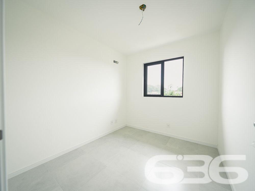 A 636 Negócios Imobiliários orgulhosamente apresenta uma oportunidade única para aqueles que valorizam espaço, conforto e uma localização privilegiada: um esplêndido apartamento no coração de Joinville, bairro Floresta. Este imóvel oferece uma experiência residencial de alta qualidade, projetado para oferecer o máximo de conforto e estilo.
Composição: 1 suíte ampla, 2 banheiros ao total, sala de estar espaçosa integrada com a cozinha moderna, e uma charmosa sacada com churrasqueira.
Garagem: 1 vaga coberta, garantindo segurança e comodidade.
Construção e Acabamento de Alta Qualidade: Piso em porcelanato que oferece um visual clean e sofisticado, amplas janelas que proporcionam excelente iluminação natural e ventilação.
Localização Privilegiada:
Endereço: Floresta, Joinville – SC.
Conveniências: Próximo a escolas, supermercados, bancos, e centros comerciais. Fácil acesso às principais vias da cidade.
Vizinhança: Área tranquila e arborizada, ideal para quem busca tranquilidade sem abrir mão das conveniências urbanas.
Detalhes Adicionais:
Este apartamento é uma verdadeira joia em Joinville, perfeito para quem busca um lar com tranquilidade, segurança e uma vista espetacular. Ideal para famílias ou indivíduos que desejam um espaço que combine estilo de vida moderno com a paz e beleza da natureza.
Convide a luz natural para ser parte do seu dia a dia e transforme este espaço no seu novo lar!
Para mais informações e agendar uma visita, entre em contato conosco. Estamos prontos para ajudá-lo a realizar seu sonho com a excelência e confiança que só a 636 Negócios Imobiliários pode oferecer.
636 NEGÓCIOS IMOBILIÁRIOS: A SUA MELHOR ESCOLHA
Com mais de 30 anos de experiência, a 636 Negócios Imobiliários é sua parceira ideal para encontrar o imóvel perfeito. Estamos prontos para ajudá-lo a fazer deste imóvel o seu novo lar.
Telefone: (47) 3451-0636
WhatsApp: (47) 99190-0636
Não perca esta oportunidade única. Visite nosso site para mais informações: i636.com.br