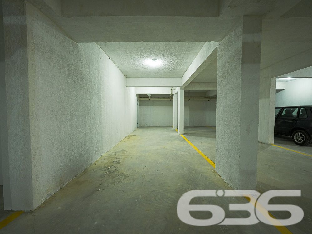 A 636 Negócios Imobiliários orgulhosamente apresenta uma oportunidade única para aqueles que valorizam espaço, conforto e uma localização privilegiada: um esplêndido apartamento no coração de Joinville, bairro Floresta. Este imóvel oferece uma experiência residencial de alta qualidade, projetado para oferecer o máximo de conforto e estilo.
Composição: 1 suíte ampla, 2 banheiros ao total, sala de estar espaçosa integrada com a cozinha moderna, e uma charmosa sacada com churrasqueira.
Garagem: 1 vaga coberta, garantindo segurança e comodidade.
Construção e Acabamento de Alta Qualidade: Piso em porcelanato que oferece um visual clean e sofisticado, amplas janelas que proporcionam excelente iluminação natural e ventilação.
Localização Privilegiada:
Endereço: Floresta, Joinville – SC.
Conveniências: Próximo a escolas, supermercados, bancos, e centros comerciais. Fácil acesso às principais vias da cidade.
Vizinhança: Área tranquila e arborizada, ideal para quem busca tranquilidade sem abrir mão das conveniências urbanas.
Detalhes Adicionais:
Este apartamento é uma verdadeira joia em Joinville, perfeito para quem busca um lar com tranquilidade, segurança e uma vista espetacular. Ideal para famílias ou indivíduos que desejam um espaço que combine estilo de vida moderno com a paz e beleza da natureza.
Convide a luz natural para ser parte do seu dia a dia e transforme este espaço no seu novo lar!
Para mais informações e agendar uma visita, entre em contato conosco. Estamos prontos para ajudá-lo a realizar seu sonho com a excelência e confiança que só a 636 Negócios Imobiliários pode oferecer.
636 NEGÓCIOS IMOBILIÁRIOS: A SUA MELHOR ESCOLHA
Com mais de 30 anos de experiência, a 636 Negócios Imobiliários é sua parceira ideal para encontrar o imóvel perfeito. Estamos prontos para ajudá-lo a fazer deste imóvel o seu novo lar.
Telefone: (47) 3451-0636
WhatsApp: (47) 99190-0636
Não perca esta oportunidade única. Visite nosso site para mais informações: i636.com.br