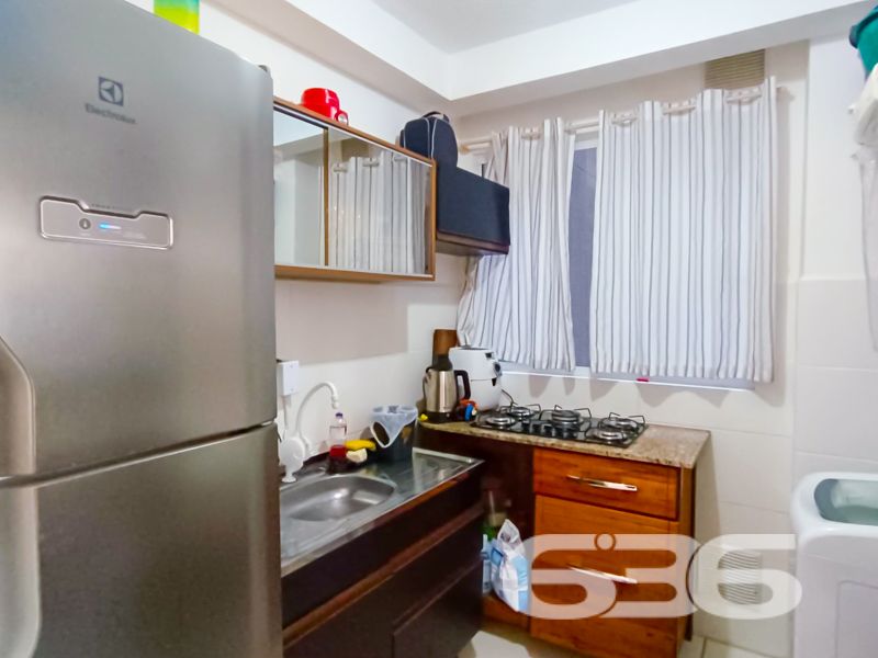 Apartamento à venda no Boehmerwald em Joinville/SC | 2 dormitórios | 49,48 m² privativos | Pronto para morar
Seu novo lar está aqui! Um apartamento moderno, aconchegante e completo, ideal para quem busca segurança, praticidade e um excelente custo-benefício em um dos bairros que mais cresce em Joinville: o Boehmerwald.
Este imóvel é uma excelente oportunidade para quem deseja conquistar o primeiro imóvel ou investir com segurança e retorno. Com 49,48 m² privativos, o apartamento já está pronto para morar, com ambientes bem planejados, arejados e muito iluminados.
A planta contempla 2 dormitórios aconchegantes, uma sala de estar e jantar integradas, cozinha funcional com móveis sob medida, banheiro social, lavanderia e garagem descoberta.
Entre os diferenciais do condomínio, destacam-se:
* Área de festas com churrasqueira
* Piscina para curtir com a família
* Quadra esportiva para atividades ao ar livre
* Playground e jardim
* Portaria com controle de acesso
* Cercado, com cerca elétrica e internet fibra óptica
* Pet friendly e com fácil acesso a transporte público
Localizado em rua pavimentada, o empreendimento está próximo de escolas, shoppings, hospitais e serviços essenciais, facilitando a rotina e valorizando ainda mais o imóvel. A região é tranquila, ideal para famílias, casais ou quem busca viver com qualidade de vida e praticidade.
* Bairro Boehmerwald – Joinville/SC
* Área privativa: 49,48 m²
* 1 vaga de garagem
Quer viver com conforto e segurança em um espaço que é só seu?
Agende agora uma visita com a 636 Negócios Imobiliários e venha conhecer esse excelente apartamento!
636 NEGÓCIOS IMOBILIÁRIOS: A SUA MELHOR ESCOLHA
Com mais de 30 anos de experiência, a 636 Negócios Imobiliários é sua parceira ideal para encontrar o imóvel perfeito. Estamos prontos para ajudá-lo a fazer deste imóvel o seu novo lar.
Telefone: (47) 3451-0636
WhatsApp: (47) 99190-0636
Não perca esta oportunidade única. Visite nosso site para mais informações: i636.com.br