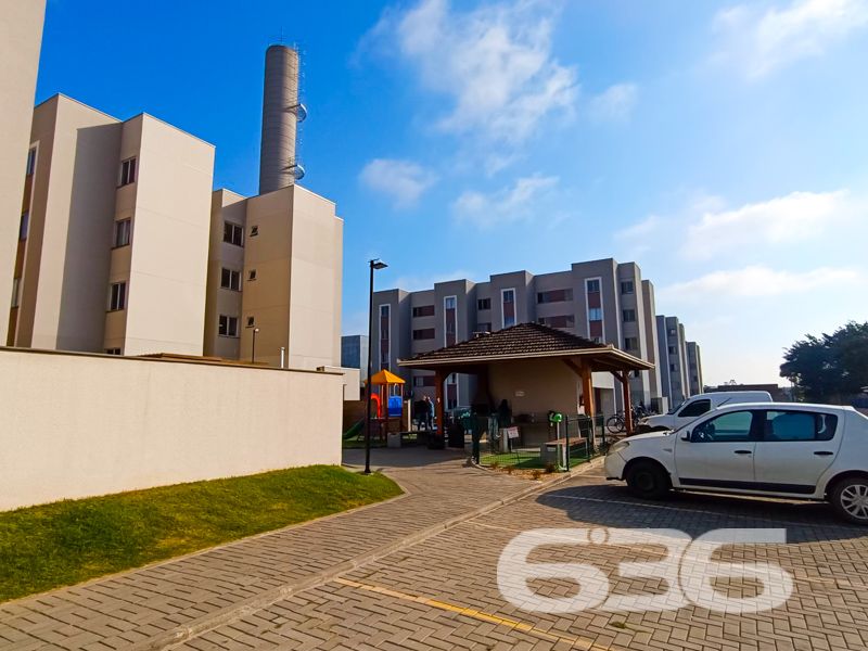 Apartamento à venda no Boehmerwald em Joinville/SC | 2 dormitórios | 49,48 m² privativos | Pronto para morar
Seu novo lar está aqui! Um apartamento moderno, aconchegante e completo, ideal para quem busca segurança, praticidade e um excelente custo-benefício em um dos bairros que mais cresce em Joinville: o Boehmerwald.
Este imóvel é uma excelente oportunidade para quem deseja conquistar o primeiro imóvel ou investir com segurança e retorno. Com 49,48 m² privativos, o apartamento já está pronto para morar, com ambientes bem planejados, arejados e muito iluminados.
A planta contempla 2 dormitórios aconchegantes, uma sala de estar e jantar integradas, cozinha funcional com móveis sob medida, banheiro social, lavanderia e garagem descoberta.
Entre os diferenciais do condomínio, destacam-se:
* Área de festas com churrasqueira
* Piscina para curtir com a família
* Quadra esportiva para atividades ao ar livre
* Playground e jardim
* Portaria com controle de acesso
* Cercado, com cerca elétrica e internet fibra óptica
* Pet friendly e com fácil acesso a transporte público
Localizado em rua pavimentada, o empreendimento está próximo de escolas, shoppings, hospitais e serviços essenciais, facilitando a rotina e valorizando ainda mais o imóvel. A região é tranquila, ideal para famílias, casais ou quem busca viver com qualidade de vida e praticidade.
* Bairro Boehmerwald – Joinville/SC
* Área privativa: 49,48 m²
* 1 vaga de garagem
Quer viver com conforto e segurança em um espaço que é só seu?
Agende agora uma visita com a 636 Negócios Imobiliários e venha conhecer esse excelente apartamento!
636 NEGÓCIOS IMOBILIÁRIOS: A SUA MELHOR ESCOLHA
Com mais de 30 anos de experiência, a 636 Negócios Imobiliários é sua parceira ideal para encontrar o imóvel perfeito. Estamos prontos para ajudá-lo a fazer deste imóvel o seu novo lar.
Telefone: (47) 3451-0636
WhatsApp: (47) 99190-0636
Não perca esta oportunidade única. Visite nosso site para mais informações: i636.com.br