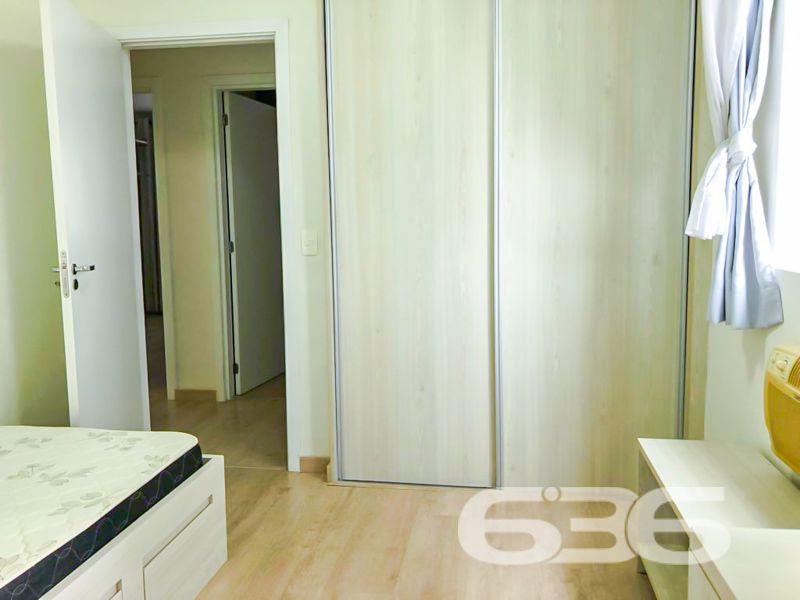 Seu novo lar no coração do Glória! Espaço, conforto e localização privilegiada em Joinville/SC

Se você busca um apartamento espaçoso, moderno e com excelente localização, esta é a sua oportunidade! Com 112,86m² de área averbada, este imóvel localizado no tradicional bairro Glória foi cuidadosamente reformado e atualizado para oferecer mais conforto, praticidade e funcionalidade.

O apartamento conta com 2 dormitórios, sendo uma suíte climatizada com ar-condicionado split e cama com colchão já inclusos. O segundo quarto também é climatizado e hoje funciona como um elegante home office, com bancada, armários planejados e roteador próprio — ideal para quem trabalha em home office ou precisa de um espaço de estudos.

A sala de estar e jantar é ampla, bem iluminada, e já conta com ar-condicionado e painel para TV. A sacada é integrada, oferecendo mais luz natural e ventilação para o ambiente.

A cozinha planejada é um dos destaques do imóvel: equipada com fogão cooktop, coifa, filtro de água e armários sob medida, além de uma charmosa bancada em granito para refeições rápidas. A lavanderia também está mobiliada e separada por porta, mantendo o ambiente funcional e organizado.

Os banheiros foram modernizados, com bancadas em mármore travertino, cubas sobrepostas, box em vidro e nichos embutidos. Detalhes que fazem toda a diferença!

Além disso, o imóvel conta com vaga de garagem coberta, portão eletrônico, interfone, móveis embutidos, dois roteadores Wi-Fi, fiação elétrica nova e climatização em todos os ambientes. A estrutura do condomínio conta com vigilância eletrônica e área de festas.

Localizado em rua pavimentada, com acesso rápido ao centro e às principais vias da cidade, o apartamento está próximo a escolas, transporte público, hospitais, mercados e demais serviços essenciais.

Agende agora mesmo sua visita com a 636 Negócios Imobiliários. São mais de 30 anos de tradição, segurança jurídica e excelência na mediação imobiliária. Aqui, você encontra mais do que imóveis — encontra confiança.
 
636 NEGÓCIOS IMOBILIÁRIOS: A SUA MELHOR ESCOLHA
Com mais de 30 anos de experiência, a 636 Negócios Imobiliários é sua parceira ideal para encontrar o imóvel perfeito. Estamos prontos para ajudá-lo a fazer deste imóvel o seu novo lar.
 
Telefone: (47) 3451-0636
WhatsApp: (47) 99190-0636
 
Não perca esta oportunidade única. Visite nosso site para mais informações: i636.com.br
