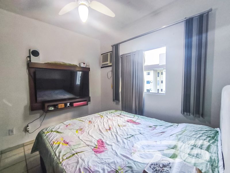 Excelente oportunidade no bairro Saguaçu – conforto, localização e praticidade em um só lugar!
Apresentamos este charmoso apartamento, com 47,19m² de área construída, localizado no bairro Saguaçu, um dos endereços mais procurados e valorizados de Joinville/SC. Ideal para quem busca praticidade, segurança e um ótimo custo-benefício, seja para moradia ou investimento.
O imóvel conta com 2 dormitórios bem ventilados, banheiro social com box em vidro fosco, sala de estar e jantar integradas, além de cozinha funcional com lavanderia e armários aéreos. Todos os ambientes são bem iluminados por janelas amplas que proporcionam excelente ventilação natural e vista para a área verde ao redor.
A unidade possui vaga de garagem coberta, além de contar com infraestrutura completa no condomínio, que dispõe de portão eletrônico, interfone, monitoramento privado e área de festas para confraternizações em família ou com amigos. Também oferece quadra esportiva, jardim bem cuidado, edícula e espaço pet, garantindo comodidade para todos os perfis de moradores.
Outro diferencial importante é o minimercado 24h disponível dentro do condomínio, oferecendo conveniência no dia a dia com acesso facilitado a itens essenciais, sem precisar sair de casa.
O imóvel está em rua pavimentada, com excelente topografia plana e fácil acesso a vias principais da cidade, transporte público, escolas, hospitais, shoppings e comércios em geral. Tudo isso com a tranquilidade que o bairro Saguaçu oferece.
Não perca essa oportunidade! Agende agora mesmo uma visita com um de nossos corretores. A 636 Negócios Imobiliários tem mais de 30 anos de experiência no mercado e é referência em segurança jurídica e excelência em negociações imobiliárias.
636 NEGÓCIOS IMOBILIÁRIOS: A SUA MELHOR ESCOLHA
Com mais de 30 anos de experiência, a 636 Negócios Imobiliários é sua parceira ideal para encontrar o imóvel perfeito. Estamos prontos para ajudá-lo a fazer deste imóvel o seu novo lar.
Telefone: (47) 3451-0636
WhatsApp: (47) 99190-0636
Não perca esta oportunidade única. Visite nosso site para mais informações: i636.com.br