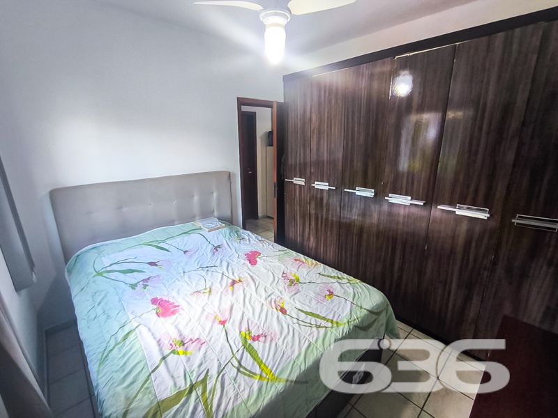 Excelente oportunidade no bairro Saguaçu – conforto, localização e praticidade em um só lugar!
Apresentamos este charmoso apartamento, com 47,19m² de área construída, localizado no bairro Saguaçu, um dos endereços mais procurados e valorizados de Joinville/SC. Ideal para quem busca praticidade, segurança e um ótimo custo-benefício, seja para moradia ou investimento.
O imóvel conta com 2 dormitórios bem ventilados, banheiro social com box em vidro fosco, sala de estar e jantar integradas, além de cozinha funcional com lavanderia e armários aéreos. Todos os ambientes são bem iluminados por janelas amplas que proporcionam excelente ventilação natural e vista para a área verde ao redor.
A unidade possui vaga de garagem coberta, além de contar com infraestrutura completa no condomínio, que dispõe de portão eletrônico, interfone, monitoramento privado e área de festas para confraternizações em família ou com amigos. Também oferece quadra esportiva, jardim bem cuidado, edícula e espaço pet, garantindo comodidade para todos os perfis de moradores.
Outro diferencial importante é o minimercado 24h disponível dentro do condomínio, oferecendo conveniência no dia a dia com acesso facilitado a itens essenciais, sem precisar sair de casa.
O imóvel está em rua pavimentada, com excelente topografia plana e fácil acesso a vias principais da cidade, transporte público, escolas, hospitais, shoppings e comércios em geral. Tudo isso com a tranquilidade que o bairro Saguaçu oferece.
Não perca essa oportunidade! Agende agora mesmo uma visita com um de nossos corretores. A 636 Negócios Imobiliários tem mais de 30 anos de experiência no mercado e é referência em segurança jurídica e excelência em negociações imobiliárias.
636 NEGÓCIOS IMOBILIÁRIOS: A SUA MELHOR ESCOLHA
Com mais de 30 anos de experiência, a 636 Negócios Imobiliários é sua parceira ideal para encontrar o imóvel perfeito. Estamos prontos para ajudá-lo a fazer deste imóvel o seu novo lar.
Telefone: (47) 3451-0636
WhatsApp: (47) 99190-0636
Não perca esta oportunidade única. Visite nosso site para mais informações: i636.com.br
