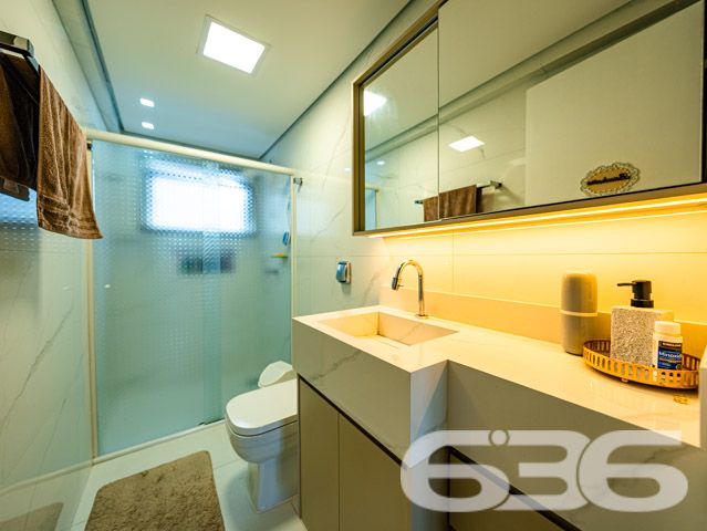 Descubra a elegância e o conforto neste magnífico apartamento no coração de Joinville - ESTUDA PERMUTA
Localizado estrategicamente no bairro Bucarein, este apartamento em Joinville, SC, combina espaço, conforto e uma localização privilegiada, oferecendo uma vida de qualidade e conveniência. Com 146,79m², situado em um terreno plano de 733m², este imóvel possui todas as características para ser o seu próximo lar.
O apartamento conta com uma ampla garagem, proporcionando facilidade e segurança para o seu veículo. O layout interno é projetado para maximizar o espaço e a funcionalidade, incluindo dois confortáveis dormitórios e uma suíte, ideal para garantir privacidade e conforto.
A área de serviço é bem dimensionada e equipada, facilitando a organização e o dia a dia da família. A sacada oferece uma vista deslumbrante do morro do Boa Vista e do centro de Joinville, um cenário perfeito para relaxar e apreciar a paisagem urbana. Além disso, o imóvel conta com portão eletrônico, interfone e grades, oferecendo segurança e tranquilidade.
Para os momentos de lazer, o apartamento dispõe de uma área de festa com churrasqueira, perfeita para receber amigos e familiares em um ambiente agradável e acolhedor. Há também um projeto para a inclusão de uma piscina, o que agregar valor e mais uma opção de lazer para os moradores.
Com uma excelente ventilação natural e apenas duas unidades por andar, este imóvel garante exclusividade e privacidade. A entrada principal e de serviço, junto com o elevador, asseguram praticidade e conforto no dia a dia.
Este apartamento não é apenas um lugar para morar, é um investimento em qualidade de vida, numa localização que oferece fácil acesso a serviços, comércio e lazer. Representando mais de 30 anos de tradição e excelência da 636 Negócios Imobiliários, este imóvel é uma escolha perfeita para quem busca conforto, segurança e a melhor localização em Joinville.
Venha conhecer e se encantar com este espetacular apartamento. Agende sua visita e sinta-se em casa com a excelência e confiança que só a 636 Negócios Imobiliários pode oferecer.
636 NEGÓCIOS IMOBILIÁRIOS: A SUA MELHOR ESCOLHA
Com mais de 30 anos de experiência, a 636 Negócios Imobiliários é sua parceira ideal para encontrar o imóvel perfeito. Estamos prontos para ajudá-lo a fazer deste imóvel o seu novo lar.
Telefone: (47) 3451-0636
WhatsApp: (47) 99190-0636
Não perca esta oportunidade única. Visite nosso site para mais informações: i636.com.br