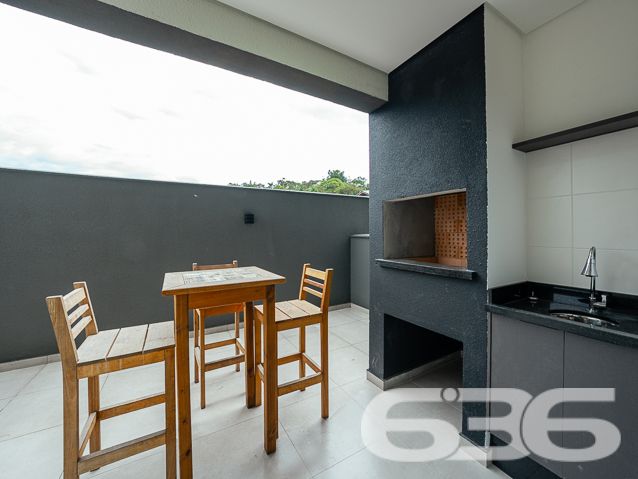 Apartamento com suíte à venda no bairro Costa e Silva, Joinville – conforto e elegância em cada detalhe!
Se você busca um apartamento moderno, com excelente padrão de acabamento e localização estratégica, esta é a sua oportunidade!
Localizado no bairro Costa e Silva, em rua pavimentada, este apartamento oferece 126,71 m² de área, entregando amplitude, conforto e uma planta bem distribuída. O empreendimento conta com elevador, hall de entrada decorado e uma fachada imponente, que combina o estilo contemporâneo com revestimentos sofisticados em tons sóbrios e painéis em textura amadeirada.
O imóvel possui 2 dormitórios sendo 1 suíte, além de um segundo banheiro social, ideal para o dia a dia da família ou visitas. A sala de estar e jantar são integradas, proporcionando uma atmosfera arejada e acolhedora. A cozinha conta com excelente espaço para personalização, e duas sacadas – sendo uma com churrasqueira – são perfeitas para seus momentos de lazer e confraternização.
Viva com mais qualidade, segurança e conforto em um dos bairros mais valorizados de Joinville, com fácil acesso à BR-101, universidades, supermercados, escolas e serviços essenciais.
Entre em contato com a 636 Negócios Imobiliários e agende sua visita. São mais de 30 anos construindo confiança, segurança jurídica e resultados sólidos no mercado imobiliário de Joinville e região!
636 NEGÓCIOS IMOBILIÁRIOS: A SUA MELHOR ESCOLHA
Com mais de 30 anos de experiência, a 636 Negócios Imobiliários é sua parceira ideal para encontrar o imóvel perfeito. Estamos prontos para ajudá-lo a fazer deste imóvel o seu novo lar.
Telefone: (47) 3451-0636
WhatsApp: (47) 99190-0636
Não perca esta oportunidade única. Visite nosso site para mais informações: i636.com.br