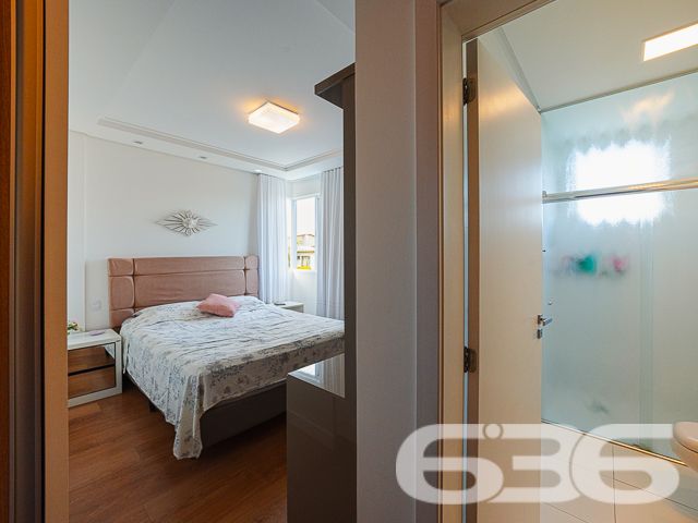 Situado no coração do bairro Floresta, em Joinville/SC, este apartamento impecável combina luxo moderno com uma atmosfera acolhedora e exclusiva. Estuda permuta.
O imóvel dispõe de 127,82 m² de área construída, bem distribuídos para garantir a máxima funcionalidade e aproveitamento de espaço. A sala de estar é integrada com a sala de jantar e cozinha, criando um ambiente fluido e convidativo. A cozinha, um verdadeiro destaque, é equipada com armários planejados e eletrodomésticos embutidos de alta qualidade, incluindo coifa, fogão, microondas e forno, que permanecerão para a conveniência dos novos proprietários.
A área de serviço, pensada para oferecer praticidade no dia a dia, conta com planejamento inteligente e espaço otimizado. Na sala, um sofisticado painel planejado complementa o espaço, juntamente com um ar-condicionado que promete conforto em qualquer estação do ano.
O apartamento possui uma confortável suíte e dois domitórios, assegurando um refúgio tranquilo e privativo. Ambos os banheiros, da suíte e social, estão equipados com armários planejados e acabamentos de primeira linha.
Para quem precisa de um espaço para trabalho ou estudos, o imóvel oferece um home office, perfeito para manter a produtividade em um ambiente tranquilo e organizado. A sacada com churrasqueira é ideal para momentos de lazer e confraternização, proporcionando uma vista relaxante e uma área agradável para recepcionar amigos e família.
O condomínio oferece completa infraestrutura de segurança e lazer, incluindo piscina, área de festas com churrasqueira, portão eletrônico, interfone e cerca elétrica. Com duas vagas cobertas de garagem, o imóvel garante comodidade para toda a família.
Este apartamento é uma oportunidade excepcional para quem busca um estilo de vida prático e elegante em Joinville. Localizado próximo a vias de acesso, shopping centers, escolas, e serviços públicos essenciais, oferece uma vida cotidiana sem complicações e com muito estilo. Venha conhecer e se encantar com este que pode ser seu novo lar.
636 NEGÓCIOS IMOBILIÁRIOS: A SUA MELHOR ESCOLHA
Com mais de 30 anos de experiência, a 636 Negócios Imobiliários é sua parceira ideal para encontrar o imóvel perfeito. Estamos prontos para ajudá-lo a fazer deste imóvel o seu novo lar.
Telefone: (47) 3451-0636
WhatsApp: (47) 99190-0636
Não perca esta oportunidade única. Visite nosso site para mais informações: i636.com.br