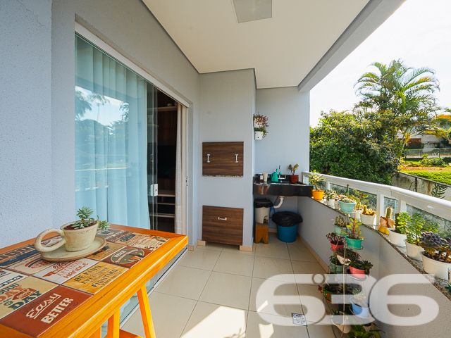 Situado no coração do bairro Floresta, em Joinville/SC, este apartamento impecável combina luxo moderno com uma atmosfera acolhedora e exclusiva. Estuda permuta.
O imóvel dispõe de 127,82 m² de área construída, bem distribuídos para garantir a máxima funcionalidade e aproveitamento de espaço. A sala de estar é integrada com a sala de jantar e cozinha, criando um ambiente fluido e convidativo. A cozinha, um verdadeiro destaque, é equipada com armários planejados e eletrodomésticos embutidos de alta qualidade, incluindo coifa, fogão, microondas e forno, que permanecerão para a conveniência dos novos proprietários.
A área de serviço, pensada para oferecer praticidade no dia a dia, conta com planejamento inteligente e espaço otimizado. Na sala, um sofisticado painel planejado complementa o espaço, juntamente com um ar-condicionado que promete conforto em qualquer estação do ano.
O apartamento possui uma confortável suíte e dois domitórios, assegurando um refúgio tranquilo e privativo. Ambos os banheiros, da suíte e social, estão equipados com armários planejados e acabamentos de primeira linha.
Para quem precisa de um espaço para trabalho ou estudos, o imóvel oferece um home office, perfeito para manter a produtividade em um ambiente tranquilo e organizado. A sacada com churrasqueira é ideal para momentos de lazer e confraternização, proporcionando uma vista relaxante e uma área agradável para recepcionar amigos e família.
O condomínio oferece completa infraestrutura de segurança e lazer, incluindo piscina, área de festas com churrasqueira, portão eletrônico, interfone e cerca elétrica. Com duas vagas cobertas de garagem, o imóvel garante comodidade para toda a família.
Este apartamento é uma oportunidade excepcional para quem busca um estilo de vida prático e elegante em Joinville. Localizado próximo a vias de acesso, shopping centers, escolas, e serviços públicos essenciais, oferece uma vida cotidiana sem complicações e com muito estilo. Venha conhecer e se encantar com este que pode ser seu novo lar.
636 NEGÓCIOS IMOBILIÁRIOS: A SUA MELHOR ESCOLHA
Com mais de 30 anos de experiência, a 636 Negócios Imobiliários é sua parceira ideal para encontrar o imóvel perfeito. Estamos prontos para ajudá-lo a fazer deste imóvel o seu novo lar.
Telefone: (47) 3451-0636
WhatsApp: (47) 99190-0636
Não perca esta oportunidade única. Visite nosso site para mais informações: i636.com.br