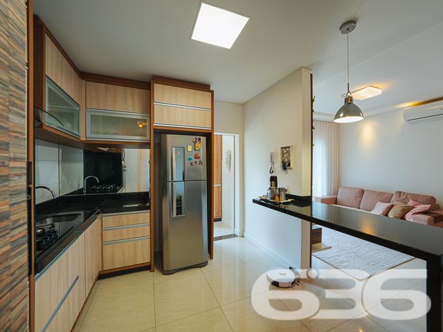 Situado no coração do bairro Floresta, em Joinville/SC, este apartamento impecável combina luxo moderno com uma atmosfera acolhedora e exclusiva. Estuda permuta.
O imóvel dispõe de 127,82 m² de área construída, bem distribuídos para garantir a máxima funcionalidade e aproveitamento de espaço. A sala de estar é integrada com a sala de jantar e cozinha, criando um ambiente fluido e convidativo. A cozinha, um verdadeiro destaque, é equipada com armários planejados e eletrodomésticos embutidos de alta qualidade, incluindo coifa, fogão, microondas e forno, que permanecerão para a conveniência dos novos proprietários.
A área de serviço, pensada para oferecer praticidade no dia a dia, conta com planejamento inteligente e espaço otimizado. Na sala, um sofisticado painel planejado complementa o espaço, juntamente com um ar-condicionado que promete conforto em qualquer estação do ano.
O apartamento possui uma confortável suíte e dois domitórios, assegurando um refúgio tranquilo e privativo. Ambos os banheiros, da suíte e social, estão equipados com armários planejados e acabamentos de primeira linha.
Para quem precisa de um espaço para trabalho ou estudos, o imóvel oferece um home office, perfeito para manter a produtividade em um ambiente tranquilo e organizado. A sacada com churrasqueira é ideal para momentos de lazer e confraternização, proporcionando uma vista relaxante e uma área agradável para recepcionar amigos e família.
O condomínio oferece completa infraestrutura de segurança e lazer, incluindo piscina, área de festas com churrasqueira, portão eletrônico, interfone e cerca elétrica. Com duas vagas cobertas de garagem, o imóvel garante comodidade para toda a família.
Este apartamento é uma oportunidade excepcional para quem busca um estilo de vida prático e elegante em Joinville. Localizado próximo a vias de acesso, shopping centers, escolas, e serviços públicos essenciais, oferece uma vida cotidiana sem complicações e com muito estilo. Venha conhecer e se encantar com este que pode ser seu novo lar.
636 NEGÓCIOS IMOBILIÁRIOS: A SUA MELHOR ESCOLHA
Com mais de 30 anos de experiência, a 636 Negócios Imobiliários é sua parceira ideal para encontrar o imóvel perfeito. Estamos prontos para ajudá-lo a fazer deste imóvel o seu novo lar.
Telefone: (47) 3451-0636
WhatsApp: (47) 99190-0636
Não perca esta oportunidade única. Visite nosso site para mais informações: i636.com.br