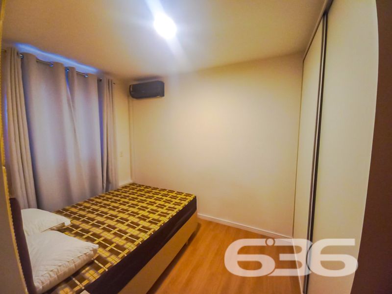 Você encontrou o apartamento ideal para quem busca praticidade, conforto e excelente localização em Joinville. Este imóvel, localizado no bairro Anita Garibaldi, é uma excelente oportunidade tanto para moradia quanto para investimento.

Com 73,63m² de área, o apartamento é composto por 2 dormitórios, banheiro social, sala de estar e jantar integradas, cozinha funcional com móveis planejados, área de serviço independente e uma charmosa sacada com churrasqueira — perfeita para momentos de lazer e confraternização. Além disso, o imóvel conta com garagem coberta, o que traz ainda mais segurança e comodidade ao seu dia a dia.

Os ambientes foram planejados para oferecer praticidade no uso diário e bem-estar em todos os detalhes. A integração da sala com a copa e cozinha proporciona um espaço moderno e funcional, ideal para receber amigos e familiares.

Outro destaque é a localização estratégica: Anita Garibaldi é um dos bairros mais valorizados de Joinville, reconhecido pela sua infraestrutura completa, segurança e qualidade de vida.

Este é mais um imóvel sob a intermediação da 636 Negócios Imobiliários — com mais de 30 anos de excelência técnica, jurídica e comercial no mercado imobiliário. Agende sua visita e permita que nossa equipe apresente todos os detalhes deste excelente imóvel.
 
636 NEGÓCIOS IMOBILIÁRIOS: A SUA MELHOR ESCOLHA
Com mais de 30 anos de experiência, a 636 Negócios Imobiliários é sua parceira ideal para encontrar o imóvel perfeito. Estamos prontos para ajudá-lo a fazer deste imóvel o seu novo lar.
 
Telefone: (47) 3451-0636
WhatsApp: (47) 99190-0636
 
Não perca esta oportunidade única. Visite nosso site para mais informações: i636.com.br