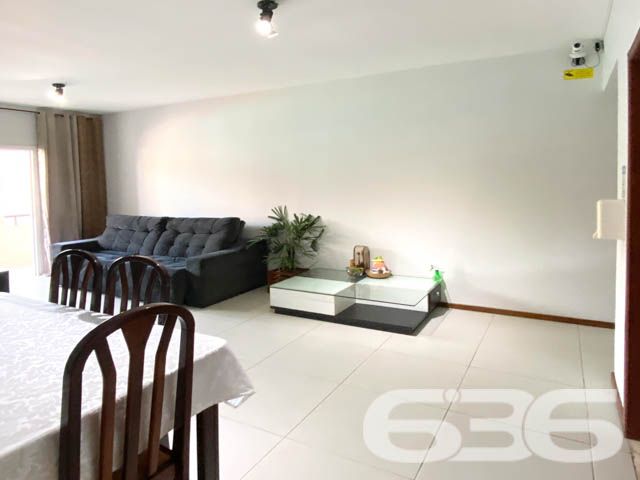 APARTAMENTO AMPLO COM SUÍTE + 2 DORMITÓRIOS NO CENTRO
Descubra o privilégio de morar em um apartamento espaçoso e iluminado no coração do centro de Joinville. Com uma área privativa de 101,87m², este imóvel é a combinação perfeita de conforto, praticidade e estilo.
Este apartamento oferece 3 dormitórios, incluindo uma suíte aconchegante, banheiro social, sala de estar e jantar integradas para momentos especiais em família, cozinha planejada, lavabo e área de serviço.
A área de festa com churrasqueira que há no prédio promete ser o cenário de inesquecíveis encontros com amigos e familiares.
Com a 636 Negócios Imobiliários, você conta com a segurança de mais de 30 anos de experiência no mercado imobiliário. Nossa equipe está pronta para ajudá-lo a encontrar o imóvel dos seus sonhos com a excelência e o profissionalismo que você merece.
Não perca esta oportunidade única. Entre em contato conosco pelo telefone (47) 3451-0636 ou WhatsApp (47) 99190-0636 e agende sua visita.
Saiba mais em nosso site: i636.com.br.