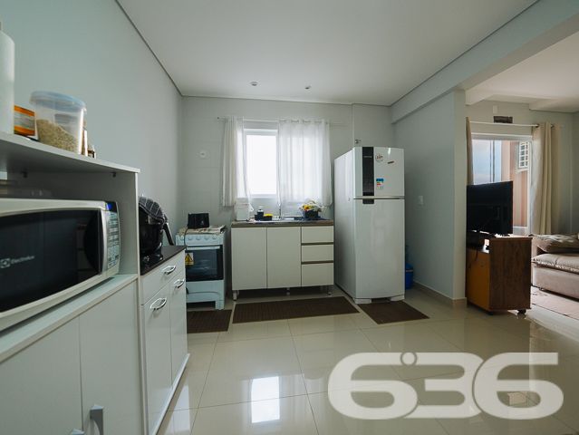 Conquiste o seu novo lar em Joinville no bairro Floresta!

Descubra o apartamento perfeito para você e sua família no coração de Joinville. Situado no bairro Floresta, um dos mais tranquilos e bem localizados da cidade, este imóvel combina conforto, conveniência e qualidade de vida em cada detalhe.

Características do Apartamento:

Área construída de 67,35 m², ideal para quem busca espaço e conforto.
Composto por 1 quarto amplo, garantindo a privacidade e o bem-estar que você merece.
Sala de estar e jantar integradas, proporcionando um ambiente acolhedor e ideal para receber amigos e familiares.
Cozinha planejada, que se estende a uma área de serviço funcional, perfeita para suas necessidades diárias.
Banheiro espaçoso com acabamentos de qualidade.
Sacada com churrasqueira, perfeita para desfrutar de momentos relaxantes e confraternizações ao ar livre.

Destaques adicionais:

Piso cerâmico em todo o apartamento, combinando durabilidade e facilidade de limpeza.
Garagem coberta, proporcionando comodidade e segurança para o seu veículo.
Prédio com elevador, assegurando acessibilidade e conforto.
Segurança reforçada com portão eletrônico e interfone.
Estrutura preparada para conexão com a internet, permitindo que você esteja sempre conectado.

Localização Privilegiada:

Localizado em uma rua pavimentada com fácil acesso a principais vias da cidade.
Proximidade com escolas, serviços públicos essenciais e transporte público, facilitando o seu dia a dia.

Este apartamento não só atende às suas expectativas de moradia, como também representa uma excelente oportunidade de investimento em uma área valorizada e em constante crescimento. O imóvel está locado, o que pode ser uma fonte de renda imediata, além de ser uma escolha acertada para quem busca uma residência permanente.

Venha conhecer e se encantar com este espaço onde cada detalhe foi pensado para proporcionar conforto e qualidade de vida. Agende uma visita e sinta-se em casa desde o primeiro momento!
 
636 NEGÓCIOS IMOBILIÁRIOS: A SUA MELHOR ESCOLHA
Com mais de 30 anos de experiência, a 636 Negócios Imobiliários é sua parceira ideal para encontrar o imóvel perfeito. Estamos prontos para ajudá-lo a fazer deste imóvel o seu novo lar.
 
Telefone: (47) 3451-0636
WhatsApp: (47) 99190-0636
 
Não perca esta oportunidade única. Visite nosso site para mais informações: i636.com.br