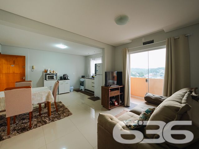 Conquiste o seu novo lar em Joinville no bairro Floresta!

Descubra o apartamento perfeito para você e sua família no coração de Joinville. Situado no bairro Floresta, um dos mais tranquilos e bem localizados da cidade, este imóvel combina conforto, conveniência e qualidade de vida em cada detalhe.

Características do Apartamento:

Área construída de 67,35 m², ideal para quem busca espaço e conforto.
Composto por 1 quarto amplo, garantindo a privacidade e o bem-estar que você merece.
Sala de estar e jantar integradas, proporcionando um ambiente acolhedor e ideal para receber amigos e familiares.
Cozinha planejada, que se estende a uma área de serviço funcional, perfeita para suas necessidades diárias.
Banheiro espaçoso com acabamentos de qualidade.
Sacada com churrasqueira, perfeita para desfrutar de momentos relaxantes e confraternizações ao ar livre.

Destaques adicionais:

Piso cerâmico em todo o apartamento, combinando durabilidade e facilidade de limpeza.
Garagem coberta, proporcionando comodidade e segurança para o seu veículo.
Prédio com elevador, assegurando acessibilidade e conforto.
Segurança reforçada com portão eletrônico e interfone.
Estrutura preparada para conexão com a internet, permitindo que você esteja sempre conectado.

Localização Privilegiada:

Localizado em uma rua pavimentada com fácil acesso a principais vias da cidade.
Proximidade com escolas, serviços públicos essenciais e transporte público, facilitando o seu dia a dia.

Este apartamento não só atende às suas expectativas de moradia, como também representa uma excelente oportunidade de investimento em uma área valorizada e em constante crescimento. O imóvel está locado, o que pode ser uma fonte de renda imediata, além de ser uma escolha acertada para quem busca uma residência permanente.

Venha conhecer e se encantar com este espaço onde cada detalhe foi pensado para proporcionar conforto e qualidade de vida. Agende uma visita e sinta-se em casa desde o primeiro momento!
 
636 NEGÓCIOS IMOBILIÁRIOS: A SUA MELHOR ESCOLHA
Com mais de 30 anos de experiência, a 636 Negócios Imobiliários é sua parceira ideal para encontrar o imóvel perfeito. Estamos prontos para ajudá-lo a fazer deste imóvel o seu novo lar.
 
Telefone: (47) 3451-0636
WhatsApp: (47) 99190-0636
 
Não perca esta oportunidade única. Visite nosso site para mais informações: i636.com.br