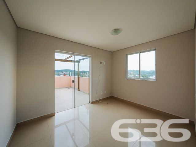 Descubra o espaço ideal para viver momentos inesquecíveis com a 636 Negócios Imobiliários. Apresentamos um apartamento no charmoso bairro Floresta, em Joinville - SC. Com design contemporâneo e funcionalidades pensadas para o seu conforto, este imóvel é a escolha perfeita para quem busca qualidade de vida aliada à comodidade.
Este apartamento é uma oportunidade única para quem busca uma moradia prática e moderna. Com um dormitório espaçoso, que se abre para um magnífico terraço, proporciona um ambiente perfeito para desfrutar de momentos relaxantes e contemplar a vista, oferecendo um cenário ideal para começar o dia com energias renovadas.
A área social do apartamento é composta por uma sala de estar e jantar integradas, criando um espaço fluido e acolhedor. A copa e a cozinha são conjugadas, otimizando o ambiente e garantindo praticidade no dia a dia. O piso cerâmico em todos os ambientes adiciona um toque de elegância e facilidade na manutenção.
A sacada do apartamento inclui uma churrasqueira, perfeita para reunir amigos e família em momentos especiais. O imóvel ainda conta com uma garagem coberta, protegendo seu veículo das intempéries.
Dentro do prédio, você terá acesso a um elevador, facilitando o dia a dia e garantindo acessibilidade. Para as famílias, a brinquedoteca é um espaço lúdico e seguro para as crianças se divertirem.
A localização é outro ponto alto deste imóvel. Situado em uma rua pavimentada e com acesso fácil às principais vias da cidade, você estará próximo a escolas, serviços públicos essenciais e opções de transporte público. Além disso, o bairro oferece uma variedade de comércios e serviços, facilitando sua rotina.
Para aqueles que valorizam a conexão, o apartamento está preparado para internet de alta velocidade, garantindo que você e sua família estejam sempre conectados.
Não perca a chance de conhecer este apartamento em Joinville, onde cada detalhe foi pensado para proporcionar a você e sua família o melhor em conforto e praticidade. Agende sua visita e venha sentir de perto tudo o que este maravilhoso imóvel tem a oferecer!
636 NEGÓCIOS IMOBILIÁRIOS: A SUA MELHOR ESCOLHA
Com mais de 30 anos de experiência, a 636 Negócios Imobiliários é sua parceira ideal para encontrar o imóvel perfeito. Estamos prontos para ajudá-lo a fazer deste imóvel o seu novo lar.
Telefone: (47) 3451-0636
WhatsApp: (47) 99190-0636
Não perca esta oportunidade única. Visite nosso site para mais informações: i636.com.br