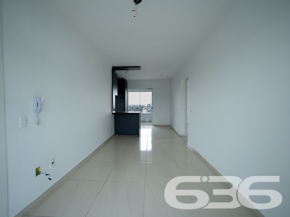 Viva com Conforto e Praticidade no Coração de Joinville!
Este é o seu novo lar, um apartamento pronto para receber você e sua família com todo o conforto e praticidade que merecem. Localizado no bairro Boa Vista, um dos mais desejados de Joinville, este imóvel oferece a combinação perfeita entre localização privilegiada e uma estrutura completa para o seu bem-estar.
O apartamento possui uma área total de 69,48 m², garantindo que você tenha espaço suficiente para viver com qualidade. São 2 dormitórios aconchegantes, ideais para acomodar sua família com privacidade e conforto. A sala de estar e jantar são integradas, criando um ambiente amplo e perfeito para receber amigos e familiares. A cozinha, também conjugada, é funcional e moderna, permitindo que você prepare suas refeições com praticidade.
Um dos grandes destaques do imóvel é a sacada com churrasqueira, que oferece um espaço adicional para seus momentos de lazer, seja para um churrasco em família ou para relaxar após um longo dia. A sacada traz o frescor e a tranquilidade que fazem toda a diferença no dia a dia, além de proporcionar uma vista agradável do bairro.
O apartamento conta ainda com garagem coberta, garantindo a segurança e proteção do seu veículo, e está em um edifício bem estruturado, que oferece portão eletrônico e interfone para sua tranquilidade. Além disso, o imóvel está totalmente murado, o que reforça a segurança e privacidade.
A localização é um dos pontos altos deste apartamento. Situado em uma esquina e em uma rua pavimentada, você terá fácil acesso a vias principais, facilitando sua locomoção. O bairro Boa Vista é conhecido por sua infraestrutura completa, estando próximo a shopping centers, escolas, hospitais, transporte público e diversos serviços essenciais. Isso significa que você terá tudo o que precisa a poucos minutos de casa, proporcionando mais comodidade para o seu dia a dia.
Este apartamento é ideal para quem busca uma vida prática e confortável em Joinville. Pronto para morar, ele permite que você se mude imediatamente, sem preocupações. Além disso, a possibilidade de ter animais de estimação torna este imóvel perfeito para quem não abre mão da companhia dos seus pets.
Não perca a chance de morar em um dos bairros mais valorizados de Joinville, em um apartamento que combina perfeitamente qualidade de vida, segurança e comodidade. Entre em contato conosco e agende uma visita para conhecer de perto o seu novo lar. Estamos à disposição para tirar todas as suas dúvidas e auxiliá-lo em cada etapa do processo de compra.
O imóvel dos seus sonhos está aqui, esperando por você!
636 NEGÓCIOS IMOBILIÁRIOS: A SUA MELHOR ESCOLHA
Com mais de 30 anos de experiência, a 636 Negócios Imobiliários é sua parceira ideal para encontrar o imóvel perfeito. Estamos prontos para ajudá-lo a fazer deste imóvel o seu novo lar.
Telefone: (47) 3451-0636
WhatsApp: (47) 99190-0636
Não perca esta oportunidade única. Visite nosso site para mais informações: i636.com.br