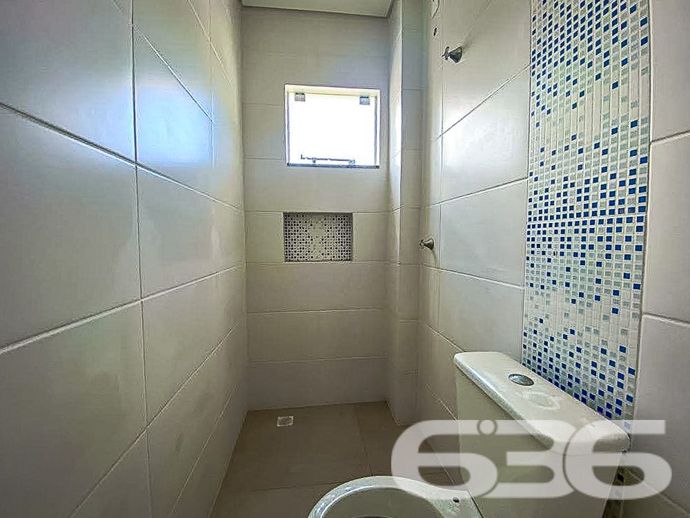 Apresentamos este encantador apartamento localizado no tranquilo bairro Vila Nova em Joinville, SC, uma oportunidade perfeita para quem busca um refúgio acolhedor e conveniente. Este imóvel conta com uma área construída de 73m², projetada para oferecer conforto e praticidade  - ESTUDA PERMUTA

Características do Imóvel:
Quartos: Inclui dormitório aconchegante com janelas amplas permitindo uma iluminação natural esplêndida e uma suíte para garantir sua privacidade e conforto.
Banheiros: São 2 banheiros com acabamentos de alta qualidade, oferecendo praticidade e um design clean.
Sala de Estar/Jantar: Espaço amplo e bem iluminado, ideal para relaxar e para reuniões familiares, com acesso direto à sacada.
Copa e Cozinha: Com design moderno e integrado, perfeita para quem gosta de cozinhar enquanto socializa.
Sacada com Churrasqueira: Espaço gourmet na sacada para desfrutar de momentos especiais com uma vista deslumbrante do bairro.

Mais Comodidades:

Garagem Coberta: Sua segurança e comodidade garantidas com espaço privativo para veículos.
Segurança: Condomínio equipado com portão eletrônico, interfone e sistema de vigilância eletrônica.

Este apartamento não é apenas um lugar para morar, é o cenário perfeito para criar memórias duradouras com sua família. A região de Vila Nova, conhecida por sua tranquilidade, oferece uma qualidade de vida superior com todas as conveniências urbanas por perto, além da proximidade com a natureza e áreas de lazer.

Para aqueles que valorizam a paz e a privacidade, mas não querem abrir mão da conveniência de estar próximo ao centro dinâmico de Joinville, este imóvel é uma escolha acertada. Permita-se viver onde a tranquilidade encontra a conveniência, e cada detalhe é pensado para sua satisfação e bem-estar.

Agende uma visita e venha conhecer seu novo lar dos sonhos no coração de Joinville. Na 636 Negócios Imobiliários, ajudamos você a realizar seus sonhos com a confiança de mais de 30 anos de excelência no mercado imobiliário. Descubra mais sobre este imóvel incrível!
 
636 NEGÓCIOS IMOBILIÁRIOS: A SUA MELHOR ESCOLHA
Com mais de 30 anos de experiência, a 636 Negócios Imobiliários é sua parceira ideal para encontrar o imóvel perfeito. Estamos prontos para ajudá-lo a fazer deste imóvel o seu novo lar.
 
Telefone: (47) 3451-0636
WhatsApp: (47) 99190-0636
 
Não perca esta oportunidade única. Visite nosso site para mais informações: i636.com.br
