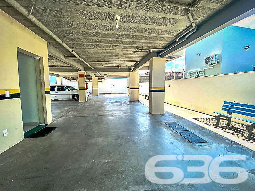 Apresentamos este encantador apartamento localizado no tranquilo bairro Vila Nova em Joinville, SC, uma oportunidade perfeita para quem busca um refúgio acolhedor e conveniente. Este imóvel conta com uma área construída de 73m², projetada para oferecer conforto e praticidade  - ESTUDA PERMUTA

Características do Imóvel:
Quartos: Inclui dormitório aconchegante com janelas amplas permitindo uma iluminação natural esplêndida e uma suíte para garantir sua privacidade e conforto.
Banheiros: São 2 banheiros com acabamentos de alta qualidade, oferecendo praticidade e um design clean.
Sala de Estar/Jantar: Espaço amplo e bem iluminado, ideal para relaxar e para reuniões familiares, com acesso direto à sacada.
Copa e Cozinha: Com design moderno e integrado, perfeita para quem gosta de cozinhar enquanto socializa.
Sacada com Churrasqueira: Espaço gourmet na sacada para desfrutar de momentos especiais com uma vista deslumbrante do bairro.

Mais Comodidades:

Garagem Coberta: Sua segurança e comodidade garantidas com espaço privativo para veículos.
Segurança: Condomínio equipado com portão eletrônico, interfone e sistema de vigilância eletrônica.

Este apartamento não é apenas um lugar para morar, é o cenário perfeito para criar memórias duradouras com sua família. A região de Vila Nova, conhecida por sua tranquilidade, oferece uma qualidade de vida superior com todas as conveniências urbanas por perto, além da proximidade com a natureza e áreas de lazer.

Para aqueles que valorizam a paz e a privacidade, mas não querem abrir mão da conveniência de estar próximo ao centro dinâmico de Joinville, este imóvel é uma escolha acertada. Permita-se viver onde a tranquilidade encontra a conveniência, e cada detalhe é pensado para sua satisfação e bem-estar.

Agende uma visita e venha conhecer seu novo lar dos sonhos no coração de Joinville. Na 636 Negócios Imobiliários, ajudamos você a realizar seus sonhos com a confiança de mais de 30 anos de excelência no mercado imobiliário. Descubra mais sobre este imóvel incrível!
 
636 NEGÓCIOS IMOBILIÁRIOS: A SUA MELHOR ESCOLHA
Com mais de 30 anos de experiência, a 636 Negócios Imobiliários é sua parceira ideal para encontrar o imóvel perfeito. Estamos prontos para ajudá-lo a fazer deste imóvel o seu novo lar.
 
Telefone: (47) 3451-0636
WhatsApp: (47) 99190-0636
 
Não perca esta oportunidade única. Visite nosso site para mais informações: i636.com.br