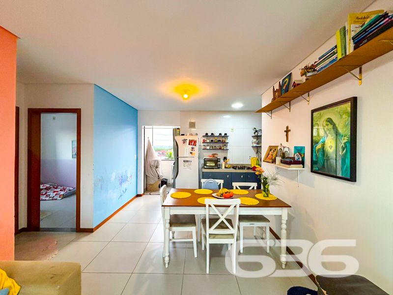 Oportunidade Única para Morar no Bairro Boa Vista, Joinville!

Apresentamos um sofisticado apartamento à venda na vibrante cidade de Joinville, localizado especificamente no acolhedor bairro Boa Vista. Este imóvel contemporâneo, oferece uma experiência de vida excepcional, unindo conforto, praticidade e um estilo de vida moderno em um dos bairros mais desejados de Santa Catarina.

Detalhes do Imóvel:
Com uma área construída de 72,83m², este apartamento foi projetado para maximizar espaço e funcionalidade. A propriedade é composta por dois dormitórios bem iluminados, ideal para atender às necessidades de um casal ou uma pequena família. A sala de estar integrada com a sala de jantar garante um espaço aberto e harmonioso, perfeito para receber amigos e familiares.

A cozinha é um destaque à parte, equipada com móveis planejados que ficarão à disposição do futuro proprietário, proporcionando elegância e praticidade no dia a dia. O imóvel ainda dispõe de uma churrasqueira em suas três amplas sacadas, oferecendo a você a possibilidade de desfrutar de momentos de lazer sem sair de casa.

Conforto e Segurança:
O apartamento está totalmente murado e cercado, com a segurança reforçada por um moderno sistema de cerca elétrica e portão eletrônico. Duas vagas de garagem cobertas asseguram que seus veículos estejam protegidos. Além disso, o imóvel é equipado com interfone e oferece conexão com a internet de alta velocidade por fibra, atendendo a todas as suas necessidades de conectividade.

Localização Privilegiada:
Viver no Boa Vista é sinônimo de conveniência. Este imóvel está estrategicamente posicionado perto de vias de acesso, facilitando deslocamentos pela cidade. A proximidade com shopping centers, escolas, transporte público, hospitais e serviços públicos essenciais proporciona uma experiência de vida urbana sem igual.

Esta é uma oportunidade imperdível para quem busca um lar em Joinville com excelente custo-benefício. Um ambiente construído para quem valoriza a modernidade e deseja aproveitar o melhor da vida em comunidade, sem abdicar de conforto e segurança.

Entre em contato conosco para agendar uma visita e venha conhecer de perto este encantador imóvel. Na 636 Negócios Imobiliários, estamos prontos para tornar seu sonho realidade. Não perca tempo, este apartamento pode ser seu novo lar!
 
636 NEGÓCIOS IMOBILIÁRIOS: A SUA MELHOR ESCOLHA
Com mais de 30 anos de experiência, a 636 Negócios Imobiliários é sua parceira ideal para encontrar o imóvel perfeito. Estamos prontos para ajudá-lo a fazer deste imóvel o seu novo lar.
 
Telefone: (47) 3451-0636
WhatsApp: (47) 99190-0636
 
Não perca esta oportunidade única. Visite nosso site para mais informações: i636.com.br