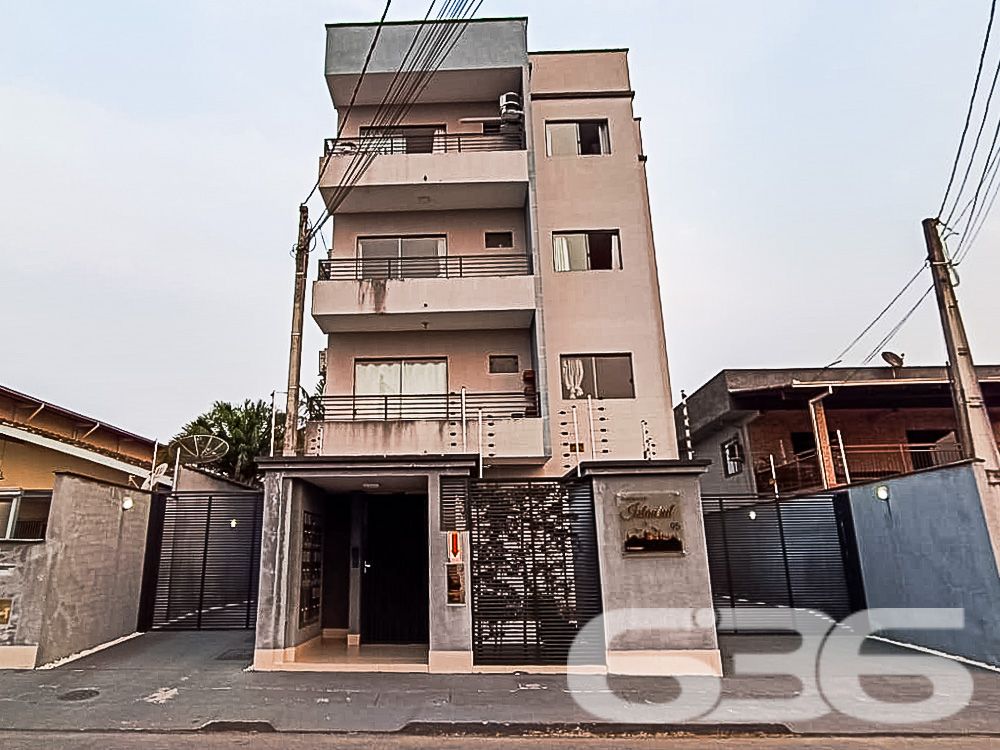 Descubra o charme e a conveniência da vida moderna neste apartamento de cobertura plana no coração de Joinville, SC. Localizado no bairro Boa Vista, este imóvel oferece uma combinação única de design sofisticado e localização estratégica, ideal para quem busca conforto e praticidade no dia a dia.

Composição do Imóvel: A cobertura é composta por 2 dormitórios espaçosos, ambos iluminados naturalmente, proporcionando um ambiente acolhedor e tranquilo para suas noites de descanso. A sala de estar e jantar são integradas, criando um espaço aberto e convidativo, perfeito para receber amigos e familiares. Cada detalhe foi pensado para maximizar o conforto, desde a escolha dos móveis embutidos até o layout inteligente.

As sacadas são verdadeiros destaques, oferecendo uma vista panorâmica da cidade. Uma delas, equipada com churrasqueira, é o cenário ideal para momentos de lazer e descontração. A cozinha, moderna e funcional, está equipada com armários planejados, otimizando cada espaço.

Comodidades e Segurança:

Duas vagas de garagem cobertas;
Jardim privativo para momentos de relaxamento;
Portão eletrônico e interfone para sua segurança e conveniência;
.
Localização Privilegiada: Localizado em rua pavimentada no coração de Boa Vista, o imóvel está próximo a vias de acesso rápido para toda a cidade, shopping centers, escolas, hospitais e serviços públicos essenciais. A infraestrutura do bairro garante acesso fácil e rápido a tudo o que você precisa, além de estar conectado com as principais áreas da cidade.

Ideal para: Este imóvel é perfeito para famílias pequenas ou casais que desejam viver com conforto e praticidade em uma das melhores localizações de Joinville. Além disso, é uma excelente oportunidade para investidores que buscam propriedades de alto valor agregado em áreas de crescente valorização.

Este apartamento não só atende a todos os requisitos de um imóvel moderno como também oferece a atmosfera de um lar verdadeiramente acolhedor. Permita-se viver onde a qualidade de vida é a prioridade, em um espaço onde cada detalhe é um reflexo de sofisticação e bom gosto.

636 Negócios Imobiliários: Mais de 30 anos de experiência em conectar pessoas a seus imóveis dos sonhos. Conheça essa cobertura exclusiva e transforme seu estilo de vida!
 
636 NEGÓCIOS IMOBILIÁRIOS: A SUA MELHOR ESCOLHA
Com mais de 30 anos de experiência, a 636 Negócios Imobiliários é sua parceira ideal para encontrar o imóvel perfeito. Estamos prontos para ajudá-lo a fazer deste imóvel o seu novo lar.
 
Telefone: (47) 3451-0636
WhatsApp: (47) 99190-0636
 
Não perca esta oportunidade única. Visite nosso site para mais informações: i636.com.br 