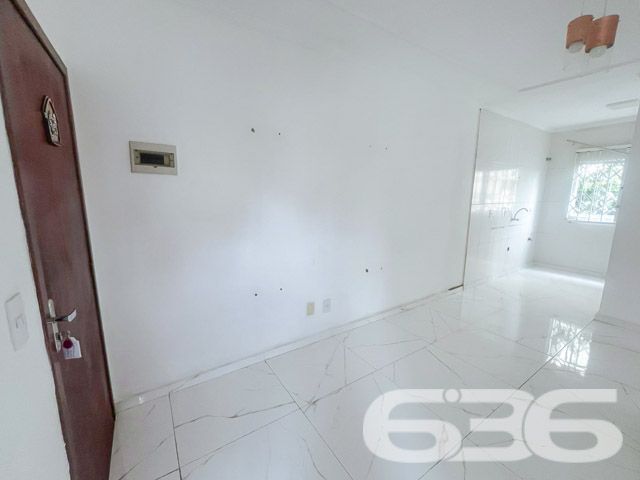 Apresentamos uma excelente oportunidade de adquirir um lindo apartamento, localizado no bairro Saguaçu, um dos mais valorizados e tranquilos de Joinville. Este imóvel é perfeito para quem busca conforto, segurança e uma ampla infraestrutura de lazer para toda a família.
Localizado em um dos bairros mais desejados de Joinville, este imóvel térreo de 47,71m², oferece toda a comodidade que você e sua família merecem. Com dois dormitórios, sala de estar e jantar integradas, e uma cozinha prática e funcional, o apartamento está pronto para morar.
Além das áreas comuns bem cuidadas, você encontrará uma ampla área de lazer com playground para as crianças, quadra de esportes e um salão de festas espaçoso, perfeito para reunir amigos e familiares em momentos especiais. O ambiente é cercado de verde e traz um ar de tranquilidade e bem-estar, ideal para quem busca qualidade de vida.
Localizado em uma rua pavimentada, o apartamento possui fácil acesso aos principais pontos da cidade, garantindo praticidade no dia a dia. Próximo a escolas, supermercados, farmácias e comércio em geral, você terá tudo o que precisa a poucos minutos de distância.
Destaques do Imóvel:
2 dormitórios;
Sala de estar e jantar integradas;
Cozinha;
Banheiro social;
Garagem descoberta;
Condomínio com playground, quadra de esportes e salão de festas;
Localização privilegiada no bairro Saguaçu, próximo ao centro e com fácil acesso aos principais pontos de Joinville.
Não perca essa oportunidade única de morar em um condomínio tranquilo, seguro e com excelente infraestrutura. Agende já uma visita e venha conhecer este belo apartamento que pode ser o novo lar da sua família!
Entre em contato agora mesmo com um de nossos corretores e descubra como é fácil realizar o sonho de ter o seu próprio imóvel com a 636 Negócios Imobiliários!
636 NEGÓCIOS IMOBILIÁRIOS: A SUA MELHOR ESCOLHA
Com mais de 30 anos de experiência, a 636 Negócios Imobiliários é sua parceira ideal para encontrar o imóvel perfeito. Estamos prontos para ajudá-lo a fazer deste imóvel o seu novo lar.
Telefone: (47) 3451-0636
WhatsApp: (47) 99190-0636
Não perca esta oportunidade única. Visite nosso site para mais informações: i636.com.br