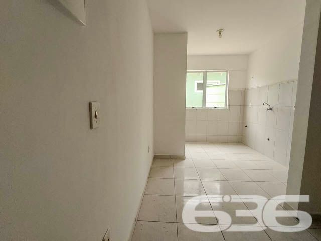 Apresentamos um excelente investimento em Joinville, no bairro Santo Antônio, com características ideais tanto para quem busca o primeiro imóvel quanto para investidores interessados em renda adicional de aluguel. Este apartamento combina comodidade e localização estratégica.
Características do Imóvel:
2 Dormitórios: Ambientes arejados e bem iluminados, garantindo o bem-estar de sua família.
Sala de Estar e Jantar Conjugadas: Espaço amplo para criar memórias com quem você ama.
Cozinha Planejada: Integrada à copa, ideal para quem gosta de praticidade e organização.
1 Banheiro Social: Com acabamentos modernos, oferecendo conforto e praticidade.
Sacada: Um cantinho especial para apreciar a vista e relaxar.
Garagem Coberta: Segurança e comodidade para o seu veículo.
Este imóvel é perfeito para quem busca seu primeiro lar ou investidores interessados em gerar renda extra com aluguel. Este apartamento combina a tranquilidade do Bairro Santo Antônio com a conveniência de estar próximo a escolas, hospitais, serviços públicos essenciais e vias de acesso rápido.
Destaques Adicionais:
Permite Animais: Ideal para quem tem pets.
Próximo a Transporte Público e Shopping Center: Facilidade de locomoção e lazer garantidos.
Imóvel Murado ou Cercado: Segurança adicional para sua família.
Invista em qualidade de vida com essa propriedade excepcional. Para mais informações e agendamento de visitas, entre em contato com a 636 Negócios Imobiliários, e descubra porque mais de três décadas de excelência e satisfação de nossos clientes nos recomendam.
636 NEGÓCIOS IMOBILIÁRIOS: A SUA MELHOR ESCOLHA
Com mais de 30 anos de experiência, a 636 Negócios Imobiliários é sua parceira ideal para encontrar o imóvel perfeito. Estamos prontos para ajudá-lo a fazer deste imóvel o seu novo lar.
Telefone: (47) 3451-0636
WhatsApp: (47) 99190-0636
Não perca esta oportunidade única. Visite nosso site para mais informações: i636.com.br