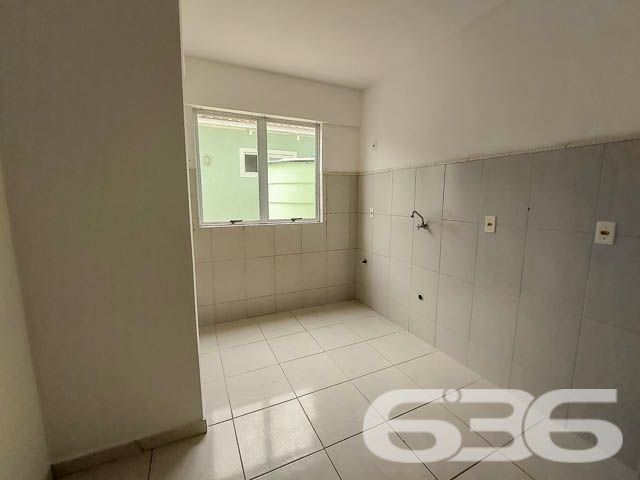 Apresentamos um excelente investimento em Joinville, no bairro Santo Antônio, com características ideais tanto para quem busca o primeiro imóvel quanto para investidores interessados em renda adicional de aluguel. Este apartamento combina comodidade e localização estratégica.
Características do Imóvel:
2 Dormitórios: Ambientes arejados e bem iluminados, garantindo o bem-estar de sua família.
Sala de Estar e Jantar Conjugadas: Espaço amplo para criar memórias com quem você ama.
Cozinha Planejada: Integrada à copa, ideal para quem gosta de praticidade e organização.
1 Banheiro Social: Com acabamentos modernos, oferecendo conforto e praticidade.
Sacada: Um cantinho especial para apreciar a vista e relaxar.
Garagem Coberta: Segurança e comodidade para o seu veículo.
Este imóvel é perfeito para quem busca seu primeiro lar ou investidores interessados em gerar renda extra com aluguel. Este apartamento combina a tranquilidade do Bairro Santo Antônio com a conveniência de estar próximo a escolas, hospitais, serviços públicos essenciais e vias de acesso rápido.
Destaques Adicionais:
Permite Animais: Ideal para quem tem pets.
Próximo a Transporte Público e Shopping Center: Facilidade de locomoção e lazer garantidos.
Imóvel Murado ou Cercado: Segurança adicional para sua família.
Invista em qualidade de vida com essa propriedade excepcional. Para mais informações e agendamento de visitas, entre em contato com a 636 Negócios Imobiliários, e descubra porque mais de três décadas de excelência e satisfação de nossos clientes nos recomendam.
636 NEGÓCIOS IMOBILIÁRIOS: A SUA MELHOR ESCOLHA
Com mais de 30 anos de experiência, a 636 Negócios Imobiliários é sua parceira ideal para encontrar o imóvel perfeito. Estamos prontos para ajudá-lo a fazer deste imóvel o seu novo lar.
Telefone: (47) 3451-0636
WhatsApp: (47) 99190-0636
Não perca esta oportunidade única. Visite nosso site para mais informações: i636.com.br