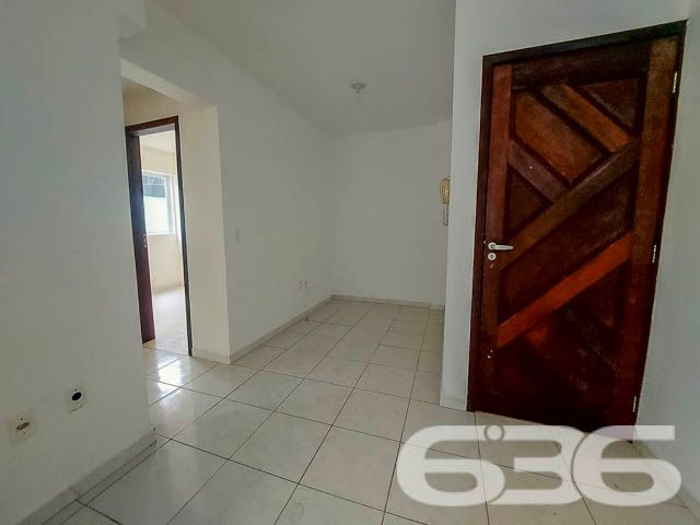 Apresentamos um excelente investimento em Joinville, no bairro Santo Antônio, com características ideais tanto para quem busca o primeiro imóvel quanto para investidores interessados em renda adicional de aluguel. Este apartamento combina comodidade e localização estratégica.
Características do Imóvel:
2 Dormitórios: Ambientes arejados e bem iluminados, garantindo o bem-estar de sua família.
Sala de Estar e Jantar Conjugadas: Espaço amplo para criar memórias com quem você ama.
Cozinha Planejada: Integrada à copa, ideal para quem gosta de praticidade e organização.
1 Banheiro Social: Com acabamentos modernos, oferecendo conforto e praticidade.
Sacada: Um cantinho especial para apreciar a vista e relaxar.
Garagem Coberta: Segurança e comodidade para o seu veículo.
Este imóvel é perfeito para quem busca seu primeiro lar ou investidores interessados em gerar renda extra com aluguel. Este apartamento combina a tranquilidade do Bairro Santo Antônio com a conveniência de estar próximo a escolas, hospitais, serviços públicos essenciais e vias de acesso rápido.
Destaques Adicionais:
Permite Animais: Ideal para quem tem pets.
Próximo a Transporte Público e Shopping Center: Facilidade de locomoção e lazer garantidos.
Imóvel Murado ou Cercado: Segurança adicional para sua família.
Invista em qualidade de vida com essa propriedade excepcional. Para mais informações e agendamento de visitas, entre em contato com a 636 Negócios Imobiliários, e descubra porque mais de três décadas de excelência e satisfação de nossos clientes nos recomendam.
636 NEGÓCIOS IMOBILIÁRIOS: A SUA MELHOR ESCOLHA
Com mais de 30 anos de experiência, a 636 Negócios Imobiliários é sua parceira ideal para encontrar o imóvel perfeito. Estamos prontos para ajudá-lo a fazer deste imóvel o seu novo lar.
Telefone: (47) 3451-0636
WhatsApp: (47) 99190-0636
Não perca esta oportunidade única. Visite nosso site para mais informações: i636.com.br