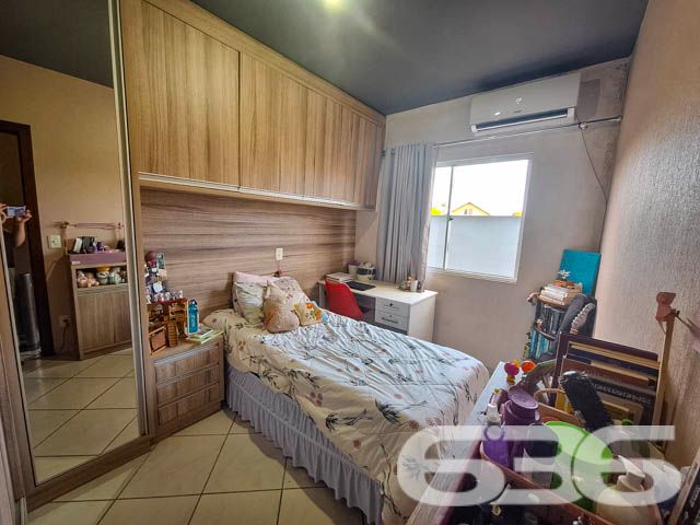 Apartamento à venda no bairro Fátima em Joinville/SC
Se você busca um lar completo, onde cada detalhe foi pensado para proporcionar conforto e praticidade, este é o imóvel ideal! Localizado no bairro Fátima, uma região com excelente infraestrutura, próximo a vias de acesso, transporte público, escolas e serviços essenciais. Este apartamento mobiliado e moderno está pronto para você e sua família viverem momentos inesquecíveis.
Ambientes que Inspiram Conforto
Com uma disposição inteligente e bem aproveitada, o apartamento conta com dois dormitórios, cada um cuidadosamente planejado para oferecer tranquilidade e organização. Os móveis planejados maximizam o espaço e trazem um toque moderno ao ambiente, proporcionando mais conforto e funcionalidade. Todos os ambientes são mobiliados, com destaque para a cozinha, que possui móveis sob medida, ideais para facilitar o dia a dia e manter tudo ao seu alcance.
Área Social Aconchegante
A sala de estar, em conceito aberto, é ampla e convidativa, perfeita para receber amigos e familiares. Integrada à copa e cozinha, o espaço cria um ambiente ideal para convivência, sem abrir mão da privacidade dos demais cômodos. Para completar a experiência, o apartamento possui uma sacada com churrasqueira, um diferencial para quem gosta de reunir amigos para momentos de lazer e descontração.
Diferenciais que Fazem a Diferença
A segurança também é um ponto forte, com portão eletrônico, cerca elétrica e interfone. Este imóvel é 100% mobiliado e pronto para morar, ideal para quem deseja se mudar sem preocupações adicionais.
Características do Imóvel:
2 Dormitórios
Banheiro social
Sala, copa e cozinha integradas
Sacada com churrasqueira
Área de serviço
Garagem coberta
Portão eletrônico, cerca elétrica e interfone
Móveis planejados em todos os ambientes
Ar-condicionado
Imóvel murado e cercado
Por que Escolher Este Imóvel?
Este apartamento é uma verdadeira joia para quem valoriza cada detalhe e procura um lugar onde todos os espaços foram pensados para facilitar a vida e proporcionar o máximo de conforto. Perfeito para famílias, casais ou investidores que buscam um imóvel pronto para morar, em uma região valorizada e em constante crescimento.
Entre em Contato e Agende sua Visita
Não perca a oportunidade de conhecer este imóvel exclusivo. Agende uma visita e descubra por que este pode ser o próximo lar onde você e sua família criarão memórias duradouras.
636 NEGÓCIOS IMOBILIÁRIOS: A SUA MELHOR ESCOLHA
Com mais de 30 anos de experiência, a 636 Negócios Imobiliários é sua parceira ideal para encontrar o imóvel perfeito. Estamos prontos para ajudá-lo a fazer deste imóvel o seu novo lar.
Telefone: (47) 3451-0636
WhatsApp: (47) 99190-0636
Não perca esta oportunidade única. Visite nosso site para mais informações: i636.com.br