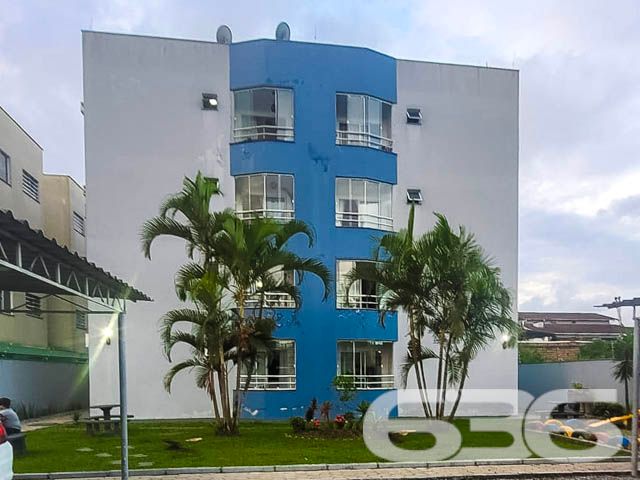 Apartamento à venda no bairro Fátima em Joinville/SC
Se você busca um lar completo, onde cada detalhe foi pensado para proporcionar conforto e praticidade, este é o imóvel ideal! Localizado no bairro Fátima, uma região com excelente infraestrutura, próximo a vias de acesso, transporte público, escolas e serviços essenciais. Este apartamento mobiliado e moderno está pronto para você e sua família viverem momentos inesquecíveis.
Ambientes que Inspiram Conforto
Com uma disposição inteligente e bem aproveitada, o apartamento conta com dois dormitórios, cada um cuidadosamente planejado para oferecer tranquilidade e organização. Os móveis planejados maximizam o espaço e trazem um toque moderno ao ambiente, proporcionando mais conforto e funcionalidade. Todos os ambientes são mobiliados, com destaque para a cozinha, que possui móveis sob medida, ideais para facilitar o dia a dia e manter tudo ao seu alcance.
Área Social Aconchegante
A sala de estar, em conceito aberto, é ampla e convidativa, perfeita para receber amigos e familiares. Integrada à copa e cozinha, o espaço cria um ambiente ideal para convivência, sem abrir mão da privacidade dos demais cômodos. Para completar a experiência, o apartamento possui uma sacada com churrasqueira, um diferencial para quem gosta de reunir amigos para momentos de lazer e descontração.
Diferenciais que Fazem a Diferença
A segurança também é um ponto forte, com portão eletrônico, cerca elétrica e interfone. Este imóvel é 100% mobiliado e pronto para morar, ideal para quem deseja se mudar sem preocupações adicionais.
Características do Imóvel:
2 Dormitórios
Banheiro social
Sala, copa e cozinha integradas
Sacada com churrasqueira
Área de serviço
Garagem coberta
Portão eletrônico, cerca elétrica e interfone
Móveis planejados em todos os ambientes
Ar-condicionado
Imóvel murado e cercado
Por que Escolher Este Imóvel?
Este apartamento é uma verdadeira joia para quem valoriza cada detalhe e procura um lugar onde todos os espaços foram pensados para facilitar a vida e proporcionar o máximo de conforto. Perfeito para famílias, casais ou investidores que buscam um imóvel pronto para morar, em uma região valorizada e em constante crescimento.
Entre em Contato e Agende sua Visita
Não perca a oportunidade de conhecer este imóvel exclusivo. Agende uma visita e descubra por que este pode ser o próximo lar onde você e sua família criarão memórias duradouras.
636 NEGÓCIOS IMOBILIÁRIOS: A SUA MELHOR ESCOLHA
Com mais de 30 anos de experiência, a 636 Negócios Imobiliários é sua parceira ideal para encontrar o imóvel perfeito. Estamos prontos para ajudá-lo a fazer deste imóvel o seu novo lar.
Telefone: (47) 3451-0636
WhatsApp: (47) 99190-0636
Não perca esta oportunidade única. Visite nosso site para mais informações: i636.com.br
