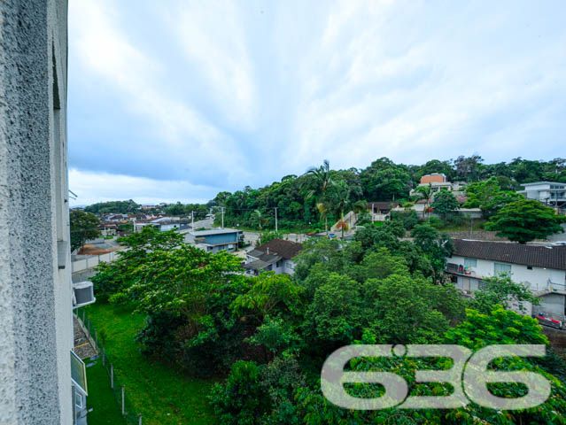 Descubra o Prazer de Viver em Joinville com a 636 Negócios Imobiliários
Apresentamos a você uma oportunidade de residir em Joinville, um apartamento novíssimo, localizado no cobiçado bairro João Costa. Este imóvel é ideal para quem deseja praticidade e qualidade de vida, estando próximo a vias de acesso, transporte público, escolas e serviços essenciais.
Área de Festa com Churrasqueira: Perfeita para reunir família e amigos
Permite Animais: Traga seu pet para completar o novo lar
Localizado em uma rua pavimentada e em esquina, o imóvel oferece fácil acesso e praticidade, além de estar inserido numa região que valoriza constantemente, garantindo um excelente investimento.
A 636 Negócios Imobiliários, com mais de 30 anos de experiência e reconhecimento pela perfeição técnico-jurídica em mediação de negócios, se orgulha em apresentar um imóvel que define o que há de melhor em conforto e conveniência. Nos comprometemos em oferecer um serviço de excelência, desde a visita até a entrega das chaves, porque acreditamos que grandes realizações começam com grandes escolhas.
Não perca esta chance exclusiva de transformar este apartamento em seu novo endereço. Para mais informações e agendar uma visita, entre em contato conosco. Venha descobrir o que é viver com qualidade e conforto, em um dos endereços mais desejados de Joinville.
636 NEGÓCIOS IMOBILIÁRIOS: A SUA MELHOR ESCOLHA
Com mais de 30 anos de experiência, a 636 Negócios Imobiliários é sua parceira ideal para encontrar o imóvel perfeito. Estamos prontos para ajudá-lo a fazer deste imóvel o seu novo lar.
Telefone: (47) 3451-0636
WhatsApp: (47) 99190-0636
Não perca esta oportunidade única. Visite nosso site para mais informações: i636.com.br